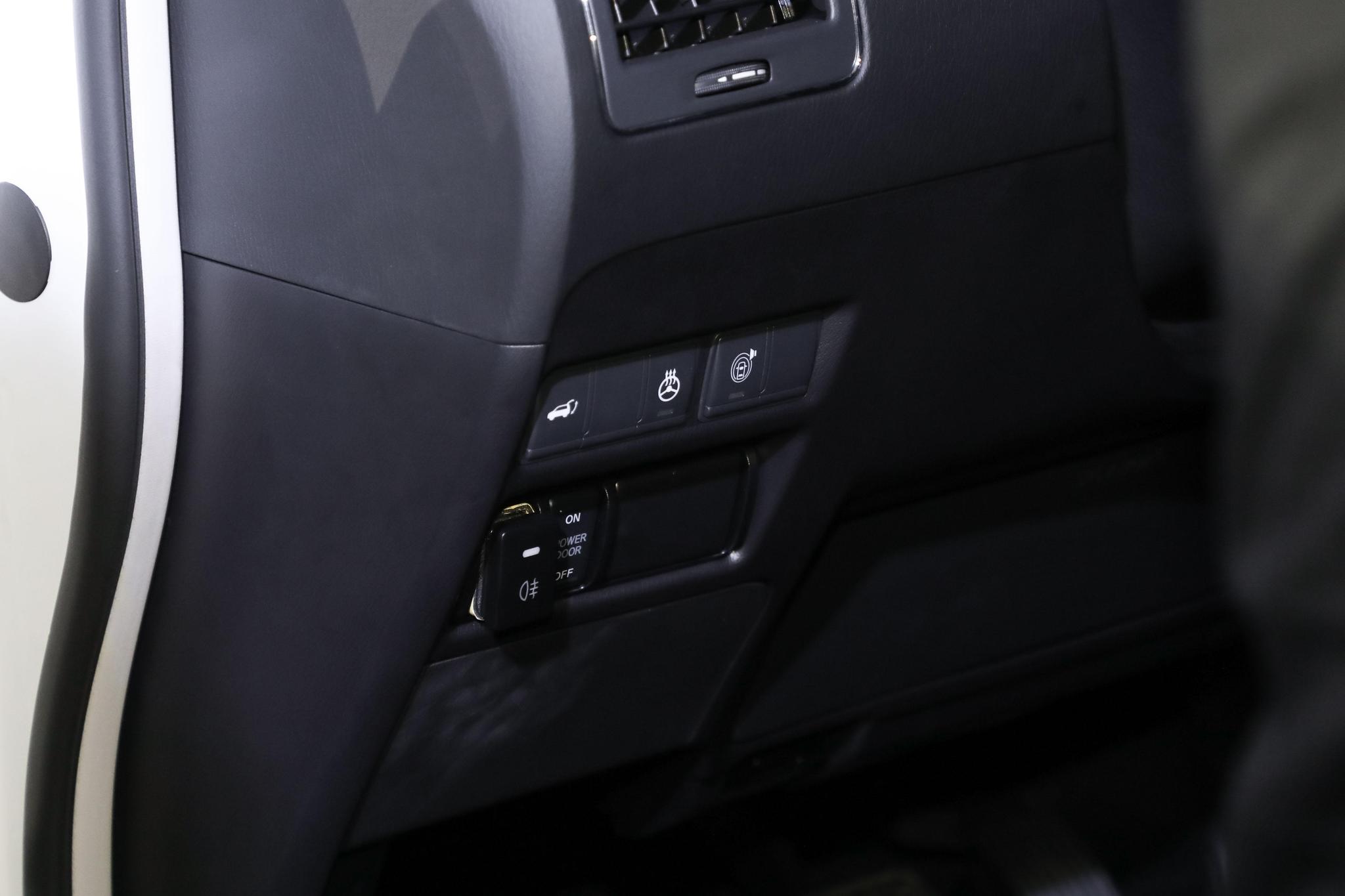 Discover Nissan Nissan Patrol Exterior Interior Images.Find all aspects and details of cars.