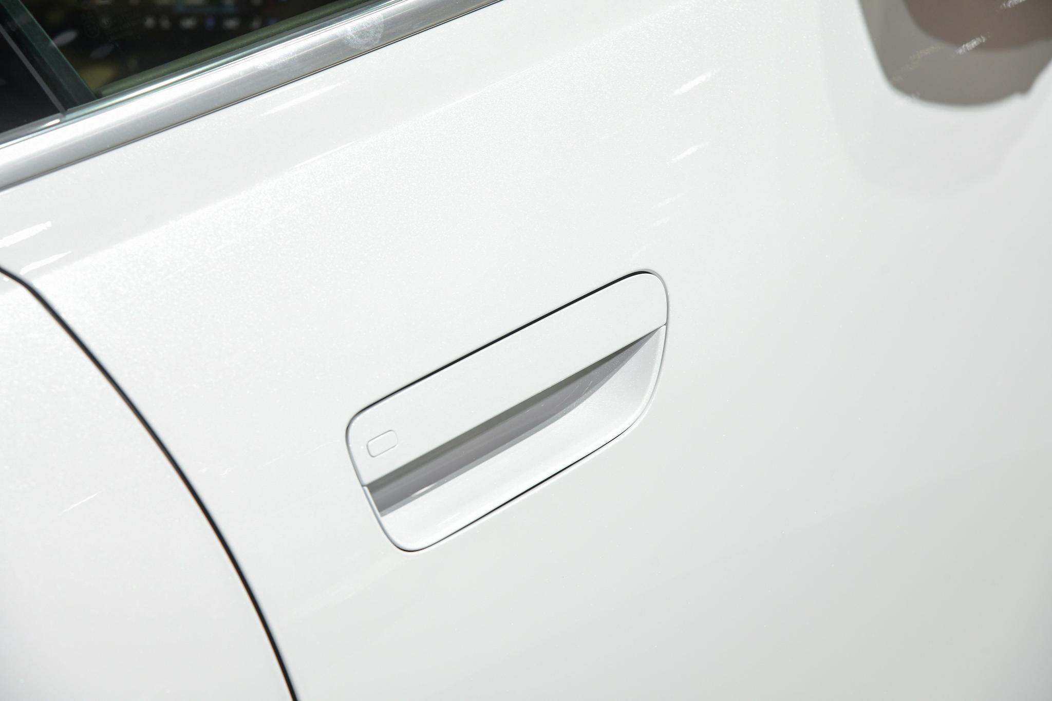 the 19th exterior image of Seres Aito M8.