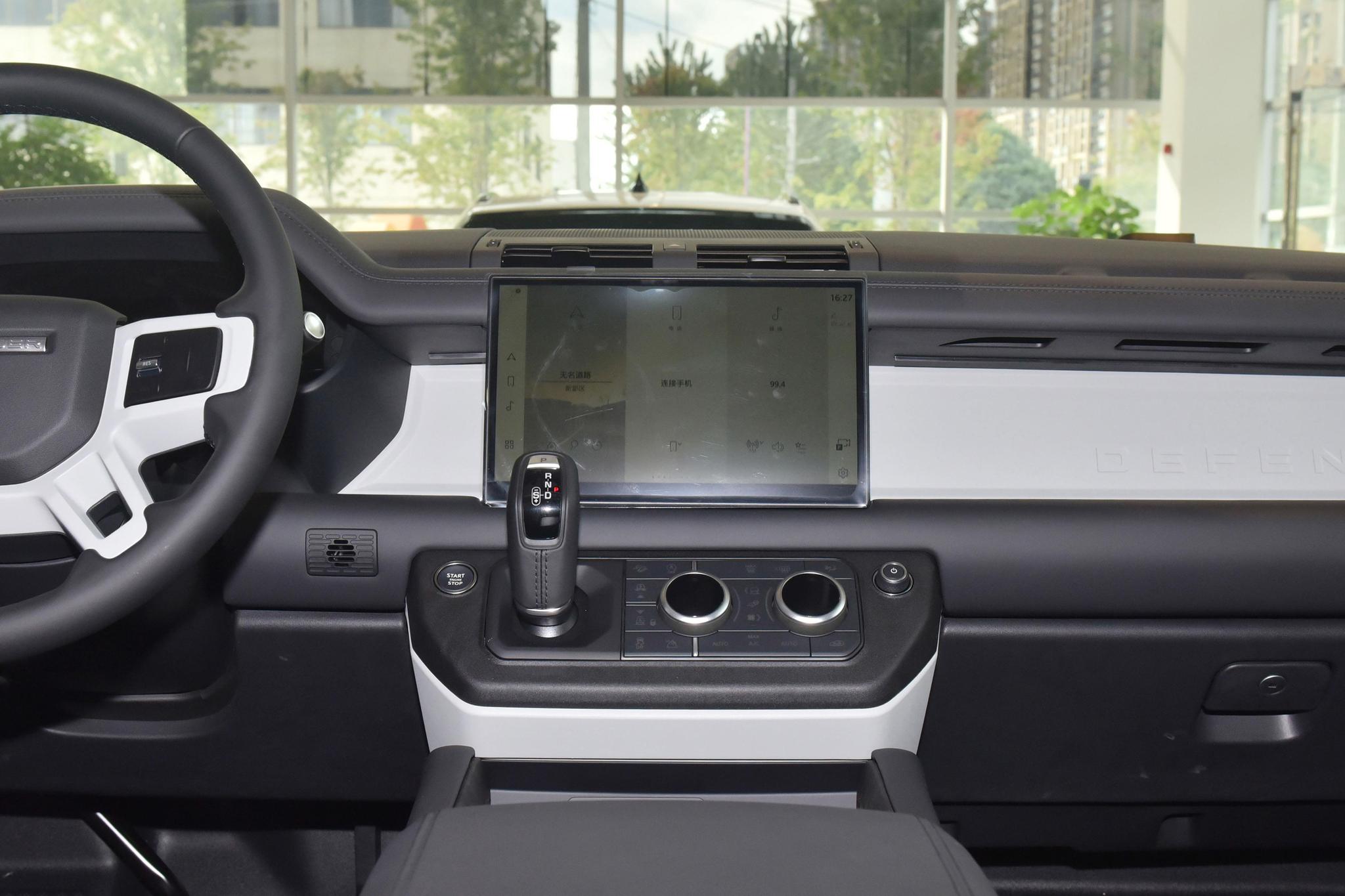 Discover Landrover Land Rover Defender Exterior Interior Images.Find all aspects and details of cars.