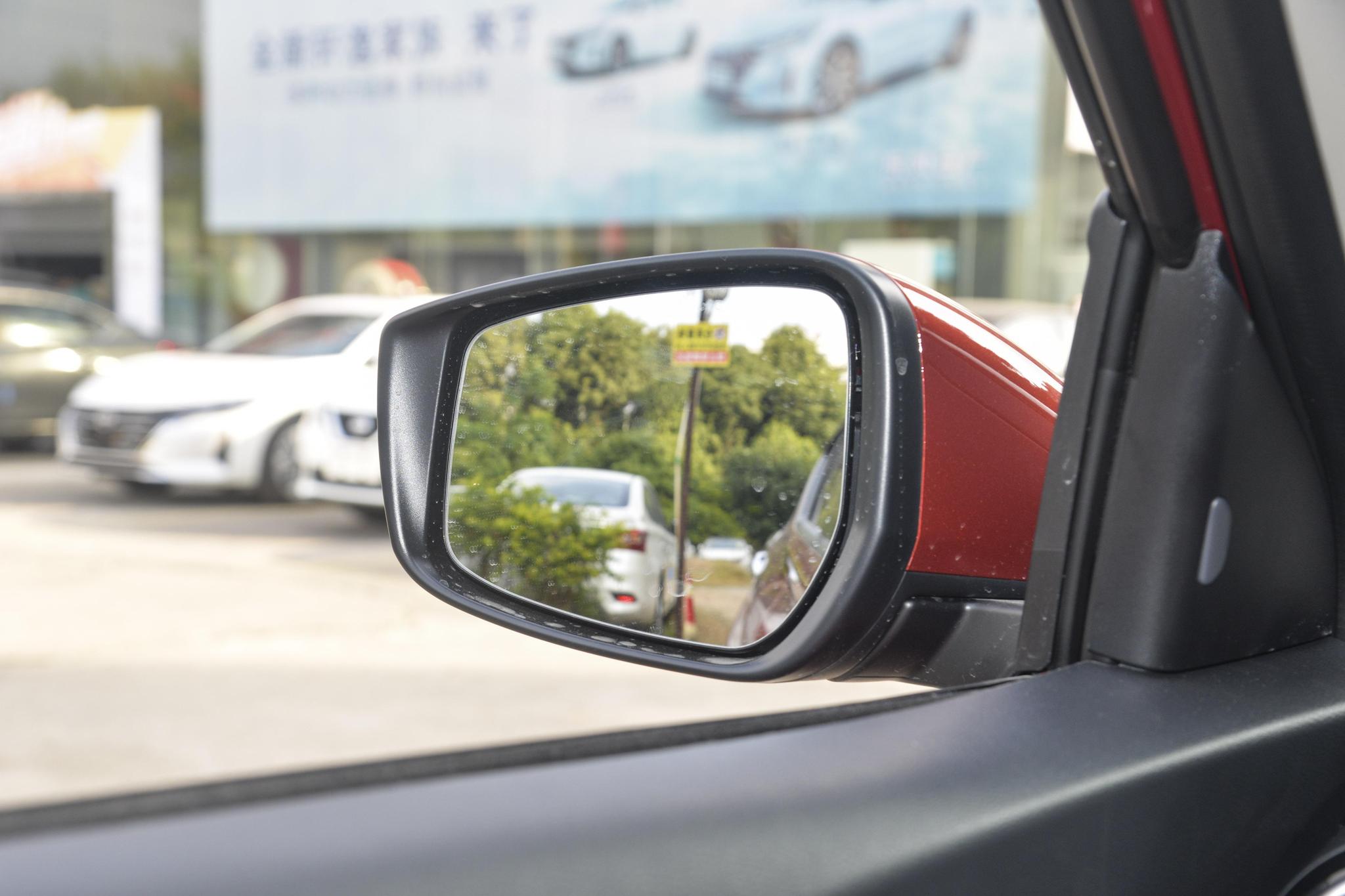 Discover Nissan Nissan Kicks Exterior Interior Images.Find all aspects and details of cars.