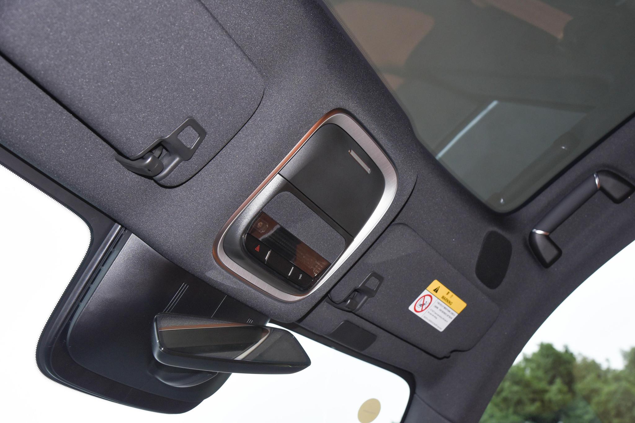 Discover Xpeng Motors Xpeng G9 Exterior Interior Images.Find all aspects and details of cars.