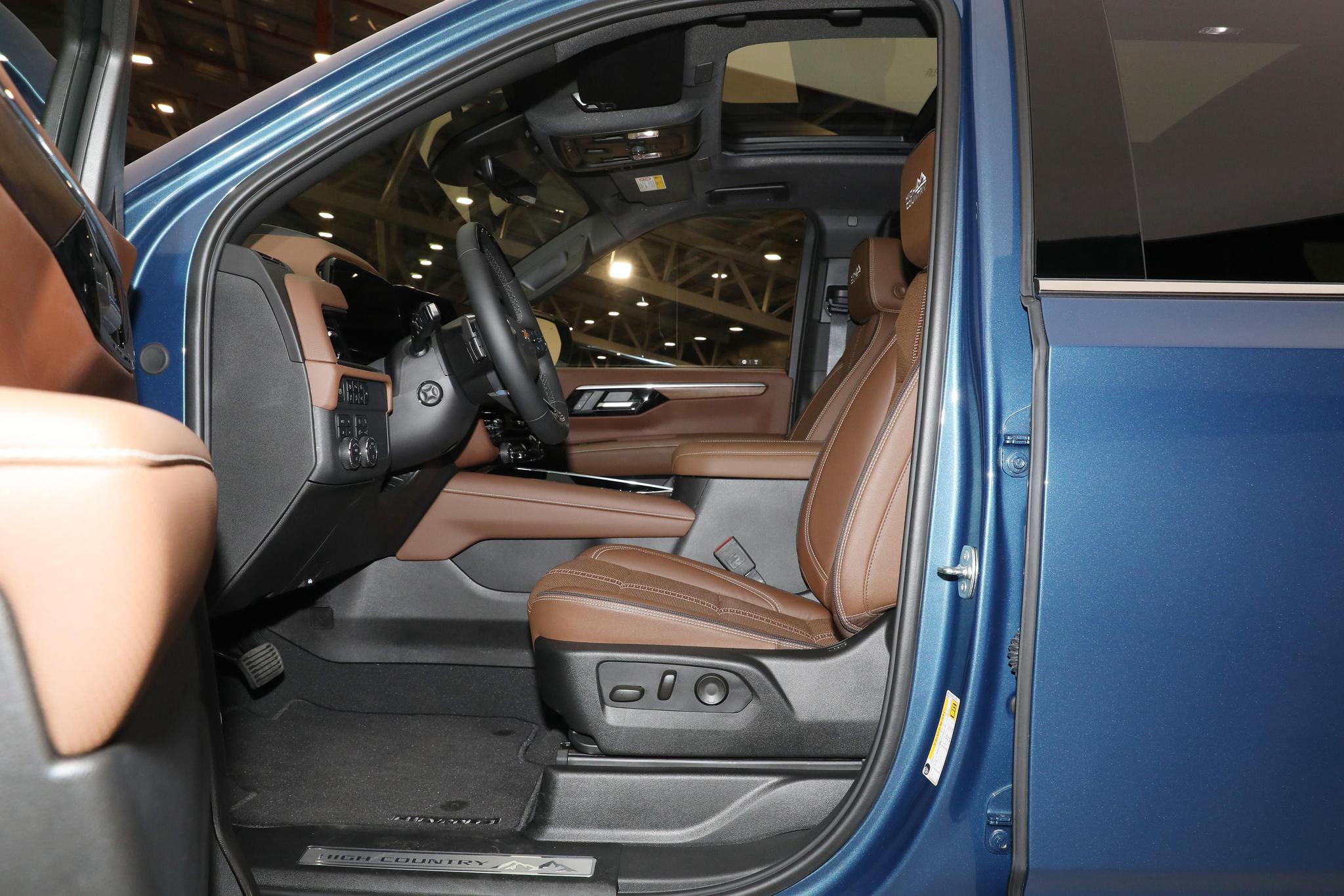 Discover Chevrolet Chevrolet Tahoe Exterior Interior Images.Find all aspects and details of cars.