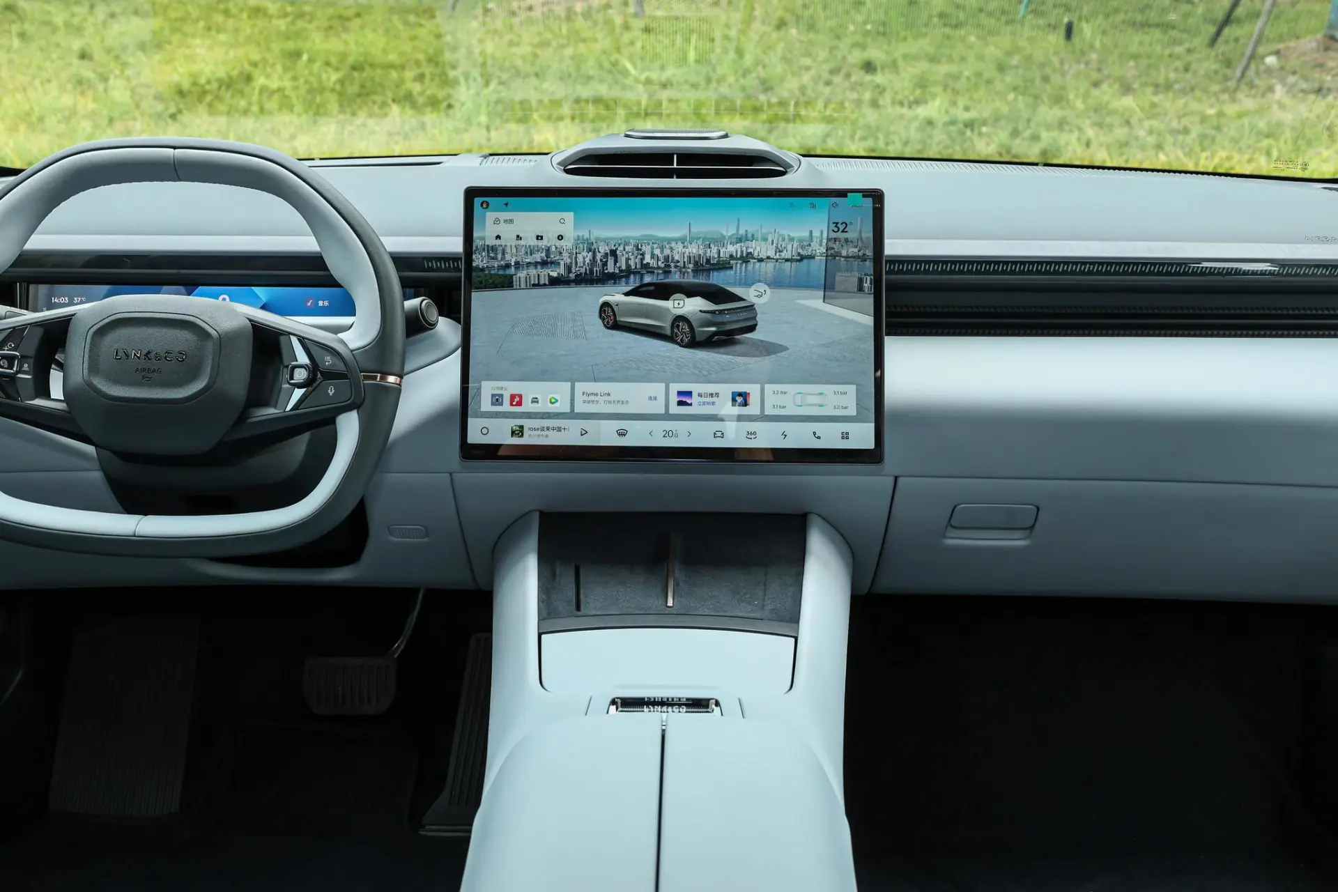 Discover LYNK&CO Lynk & Co Z10 Exterior Interior Images.Find all aspects and details of cars.