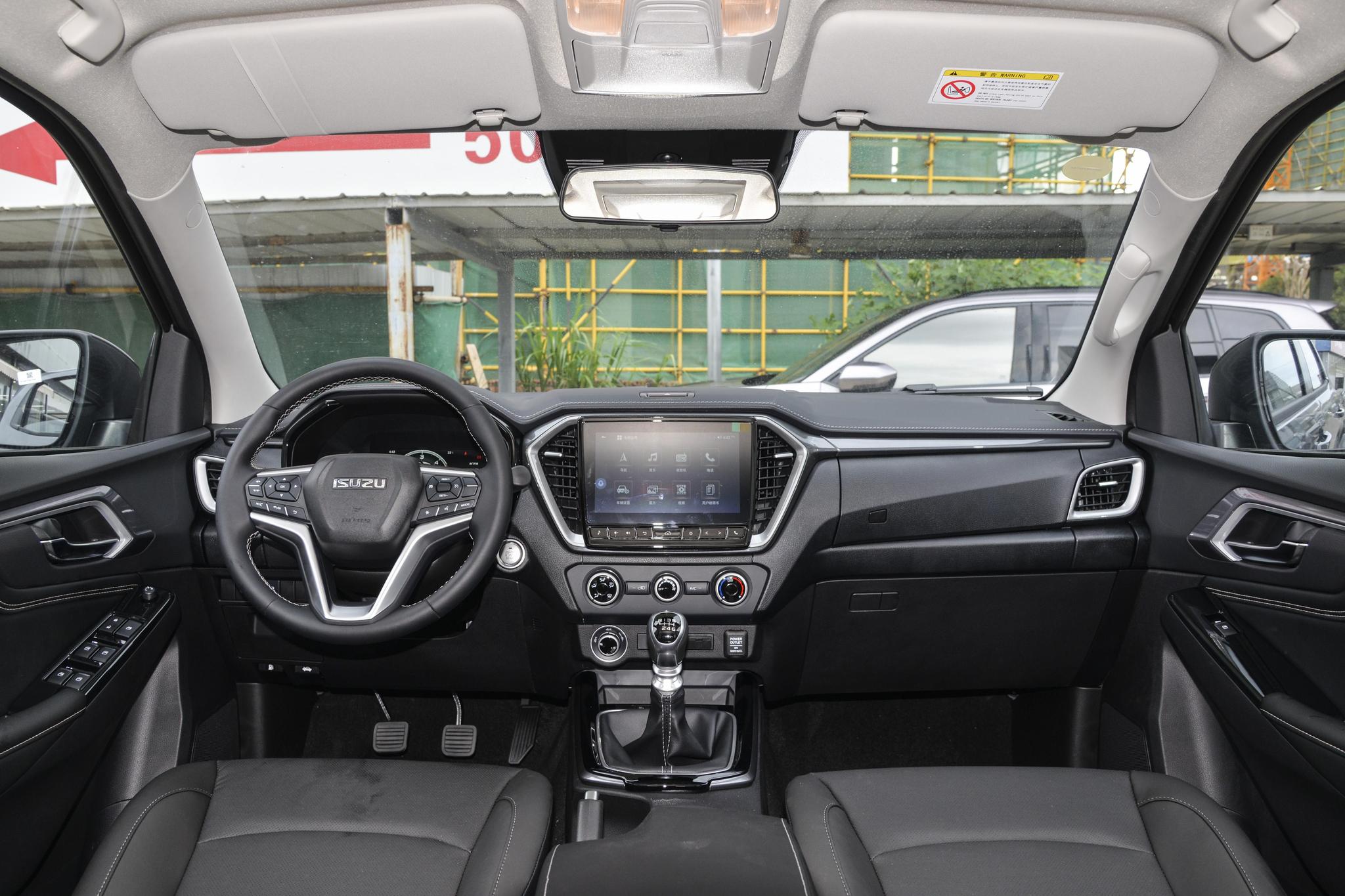 Discover ISUZU Isuzu DMax Exterior Interior Images.Find all aspects and details of cars.