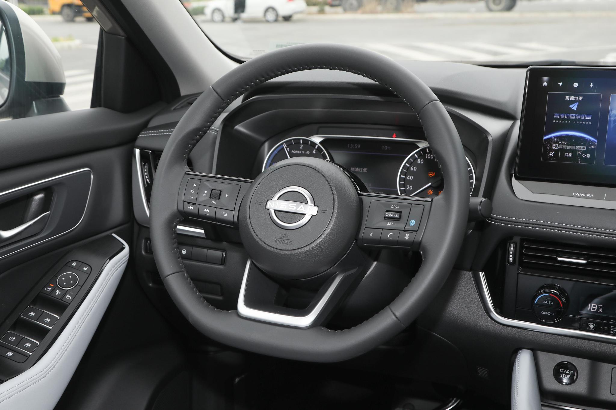 Discover Nissan Nissan XTrail Exterior Interior Images.Find all aspects and details of cars.