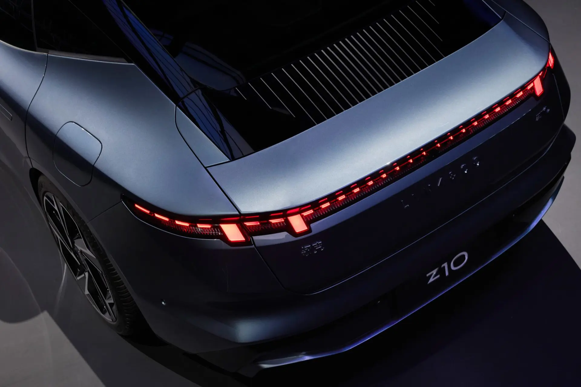 Discover LYNK&CO Lynk & Co Z10 Exterior Interior Images.Find all aspects and details of cars.