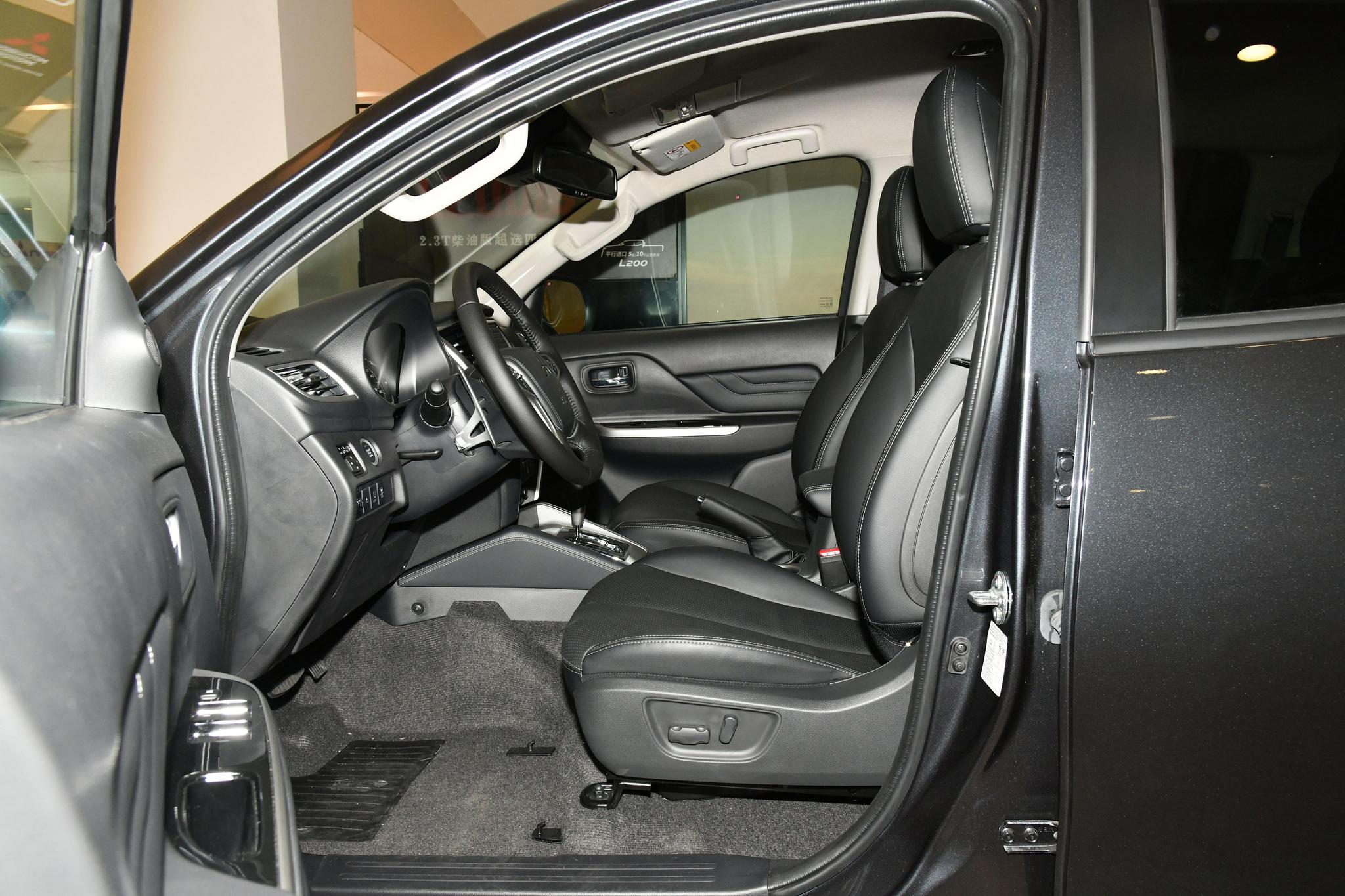 Discover Mitsubishi Mitsubishi L200 Exterior Interior Images.Find all aspects and details of cars.