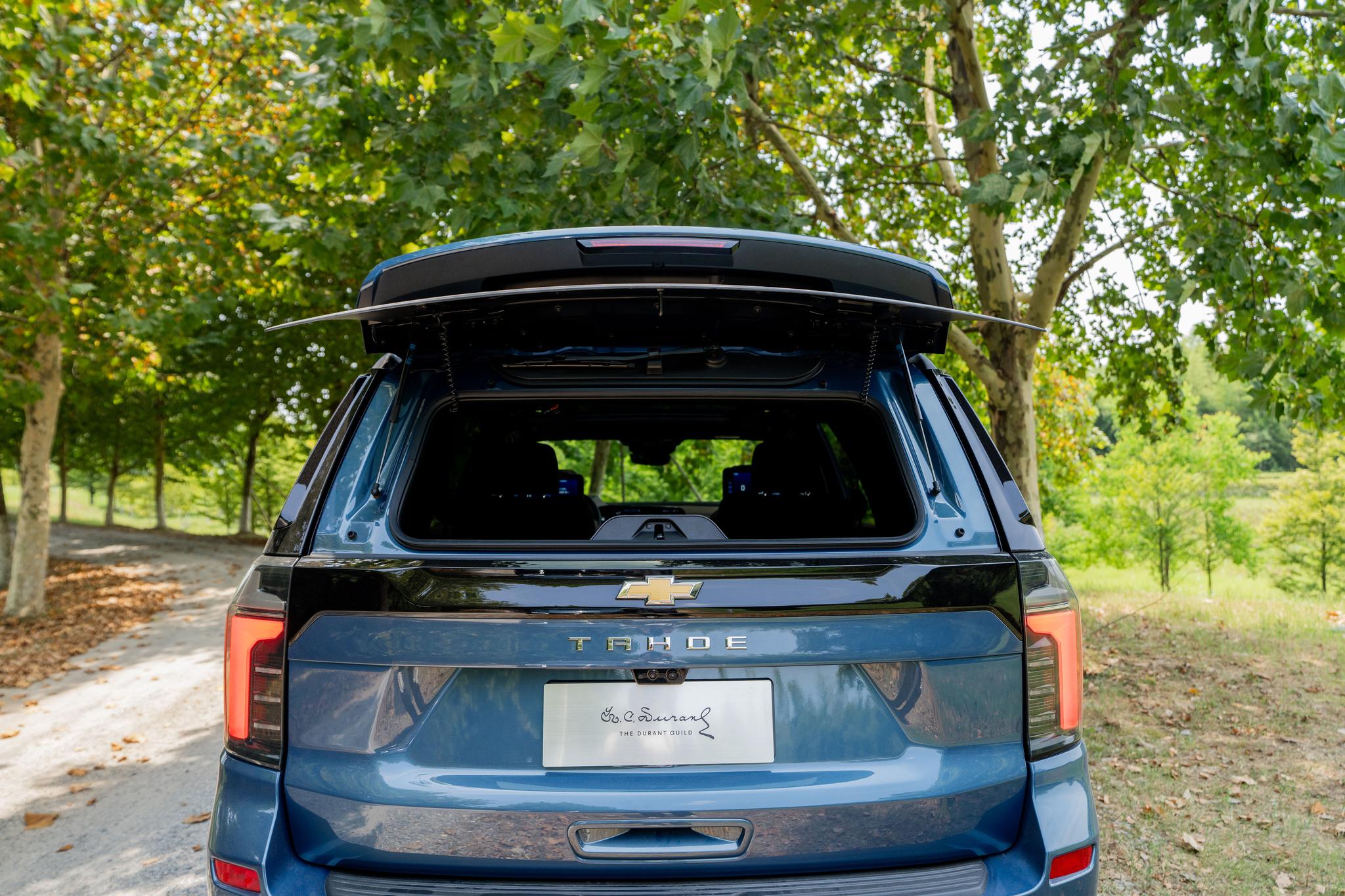 the 9th official image of Chevrolet Tahoe.