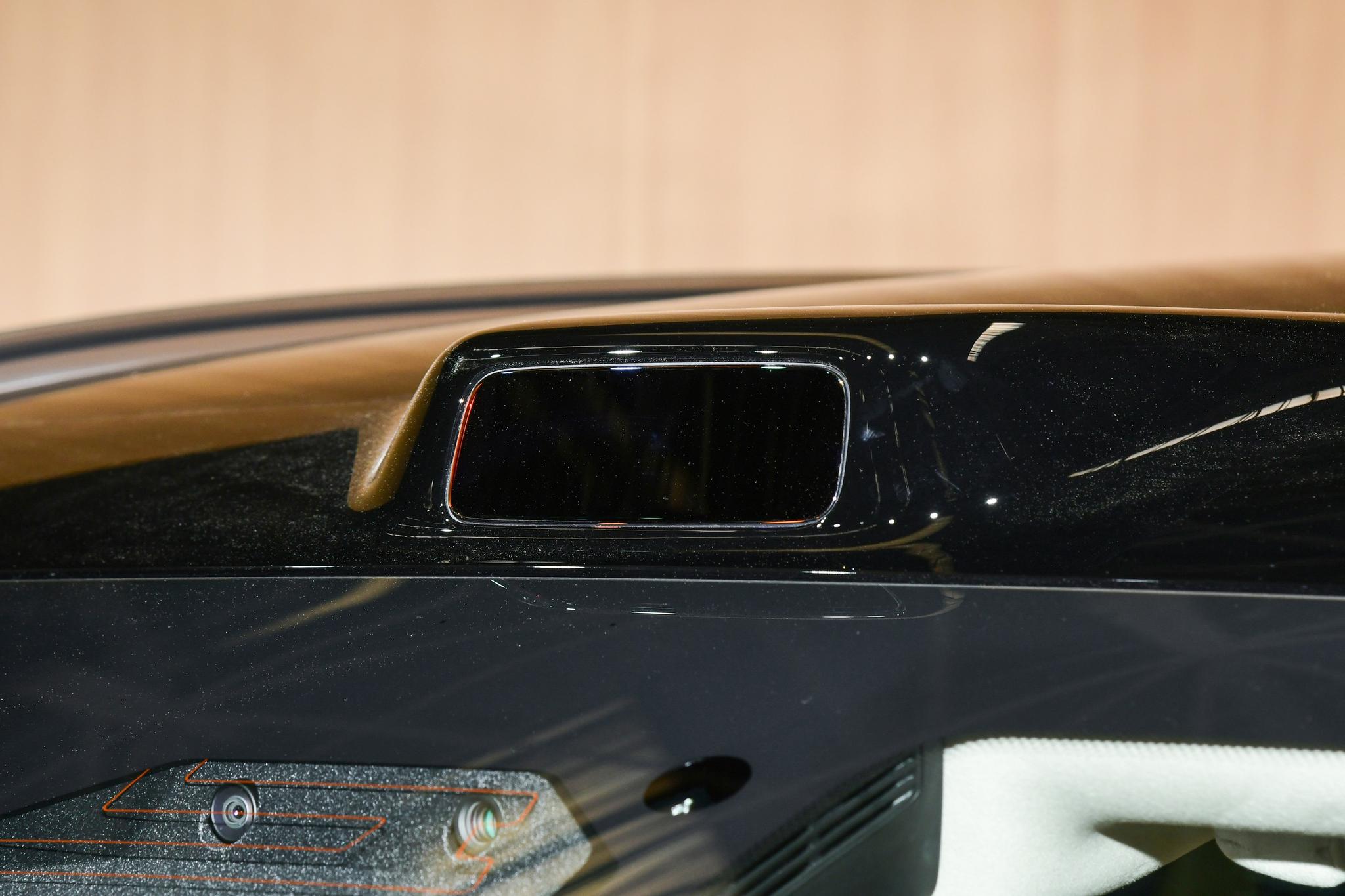 the 14th exterior image of Seres Aito M8.
