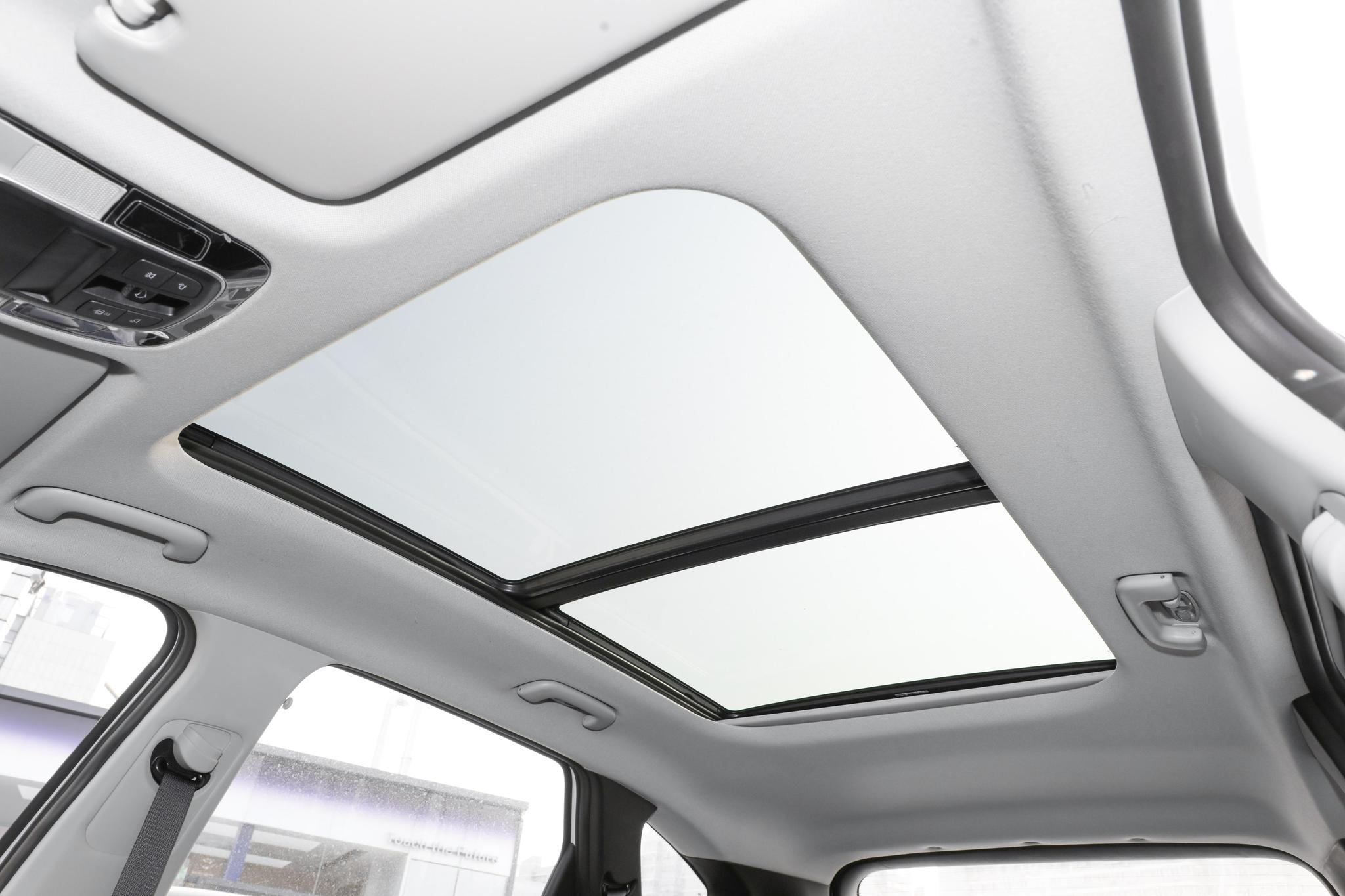 Discover Hyundai Hyundai Tucson Exterior Interior Images.Find all aspects and details of cars.