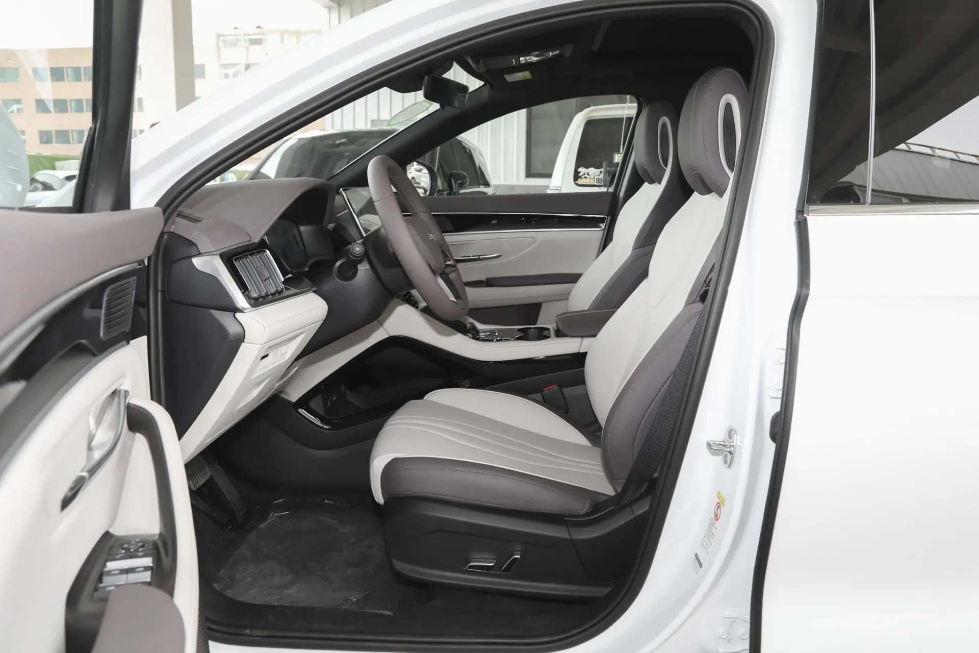 Discover BYD BYD Song Plus Exterior Interior Images.Find all aspects and details of cars.