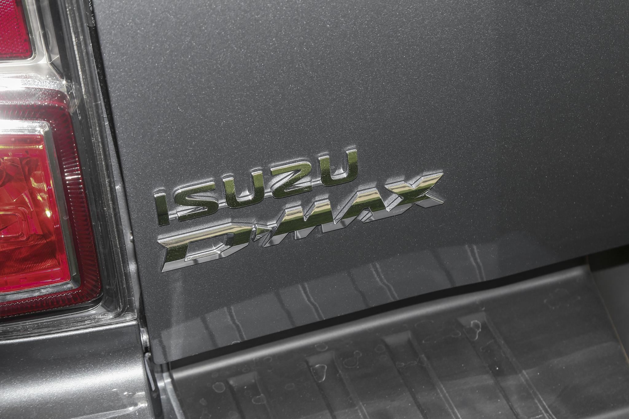 Discover Isuzu  Isuzu DMax Exterior Interior Images.Find all aspects and details of cars.