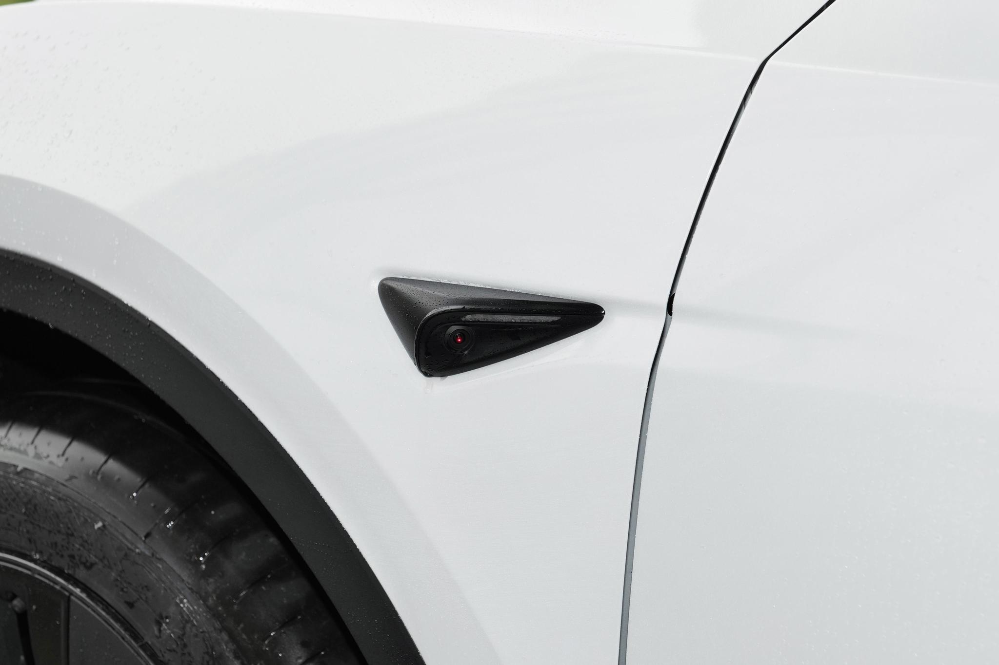 the 17th exterior image of Tesla Model Y.