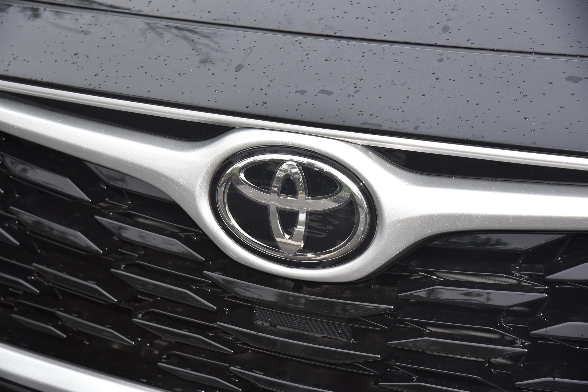 Discover Toyota Toyota Highlander Exterior Interior Images.Find all aspects and details of cars.