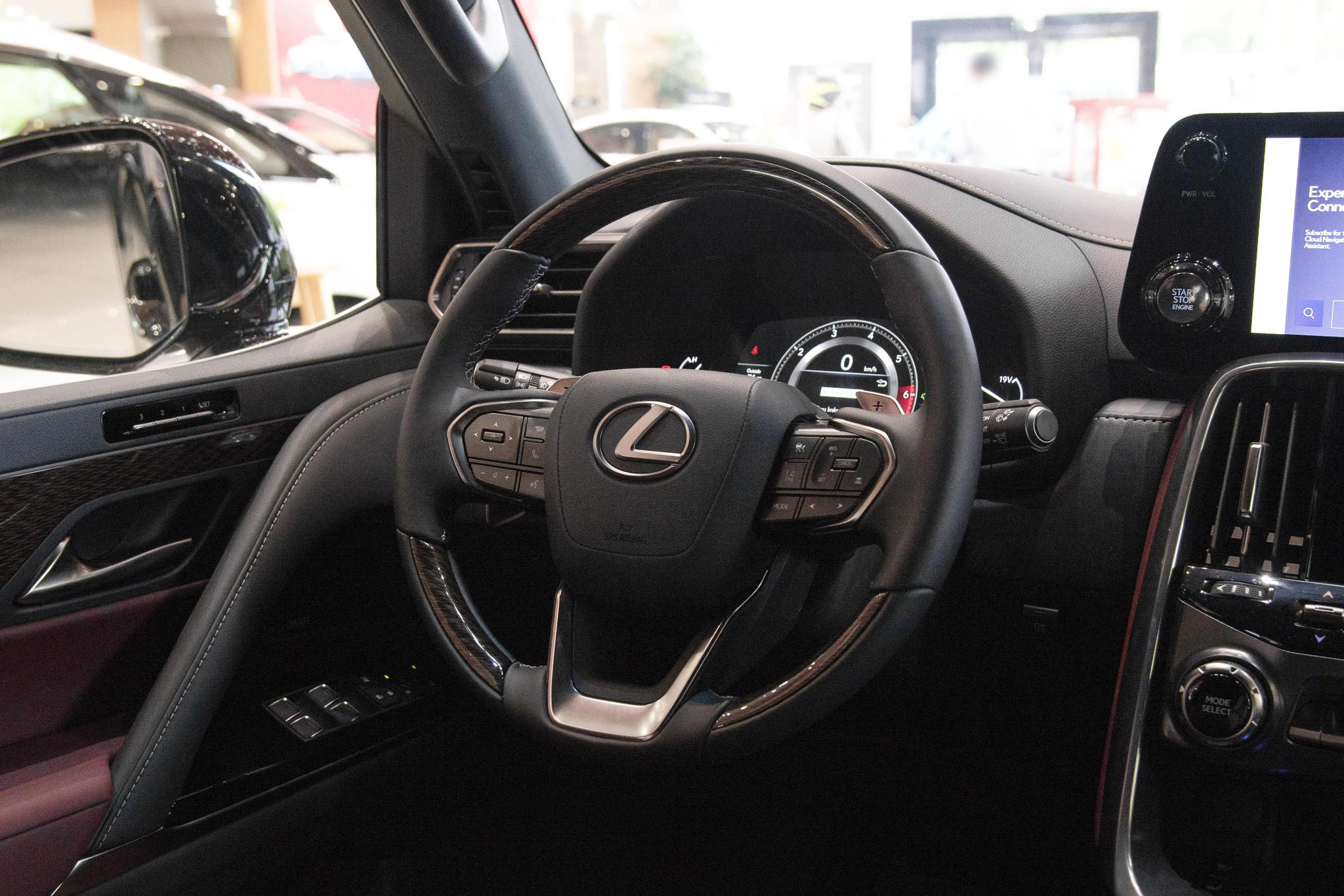 Discover Lexus Lexus LX Exterior Interior Images.Find all aspects and details of cars.