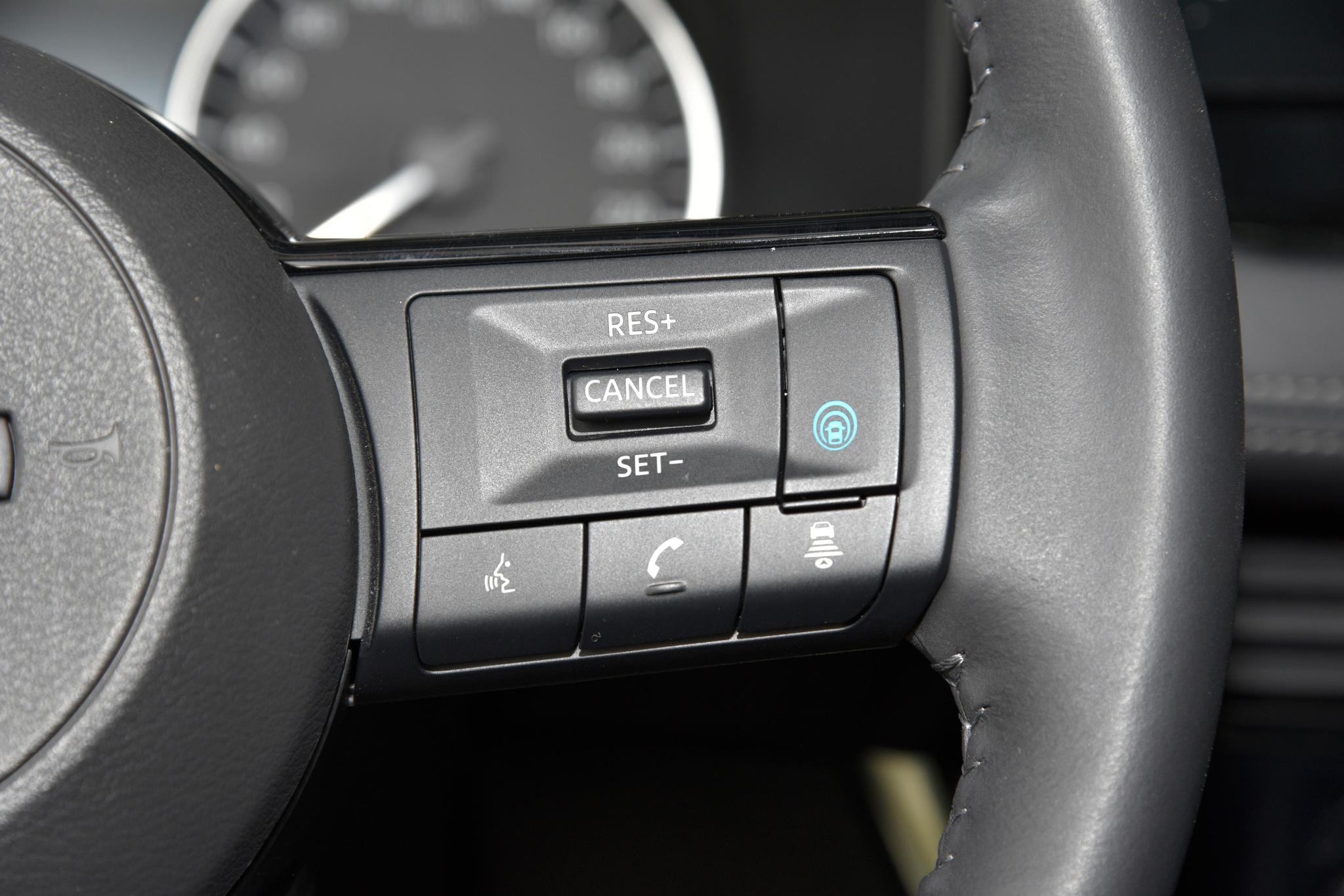 Discover Nissan Nissan XTrail Exterior Interior Images.Find all aspects and details of cars.