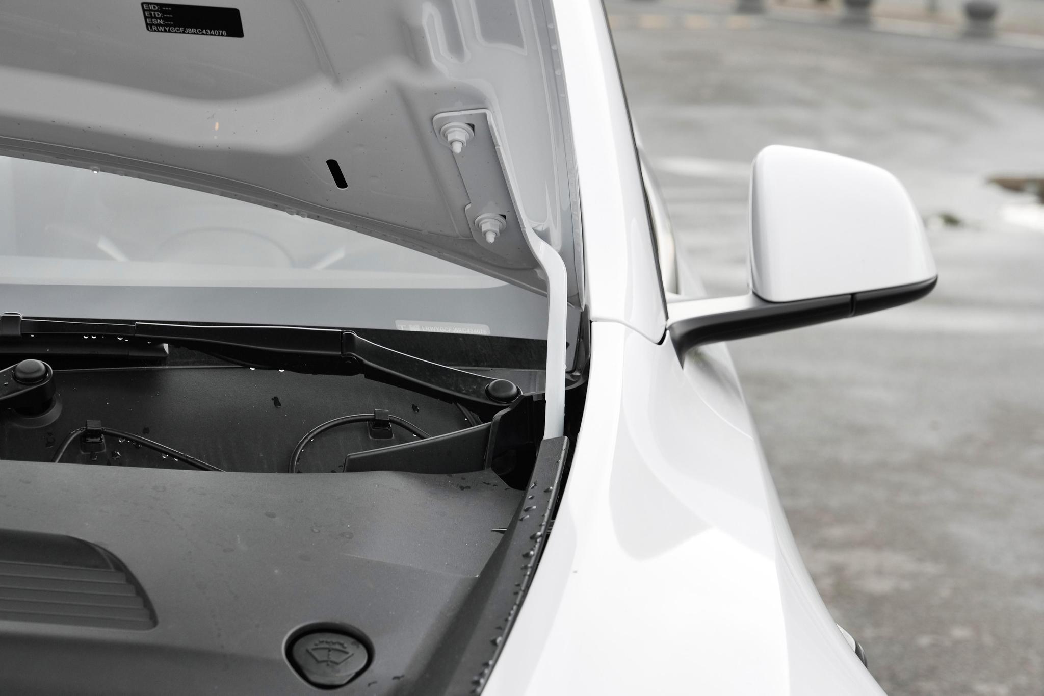 the 8th exterior image of Tesla Model Y.