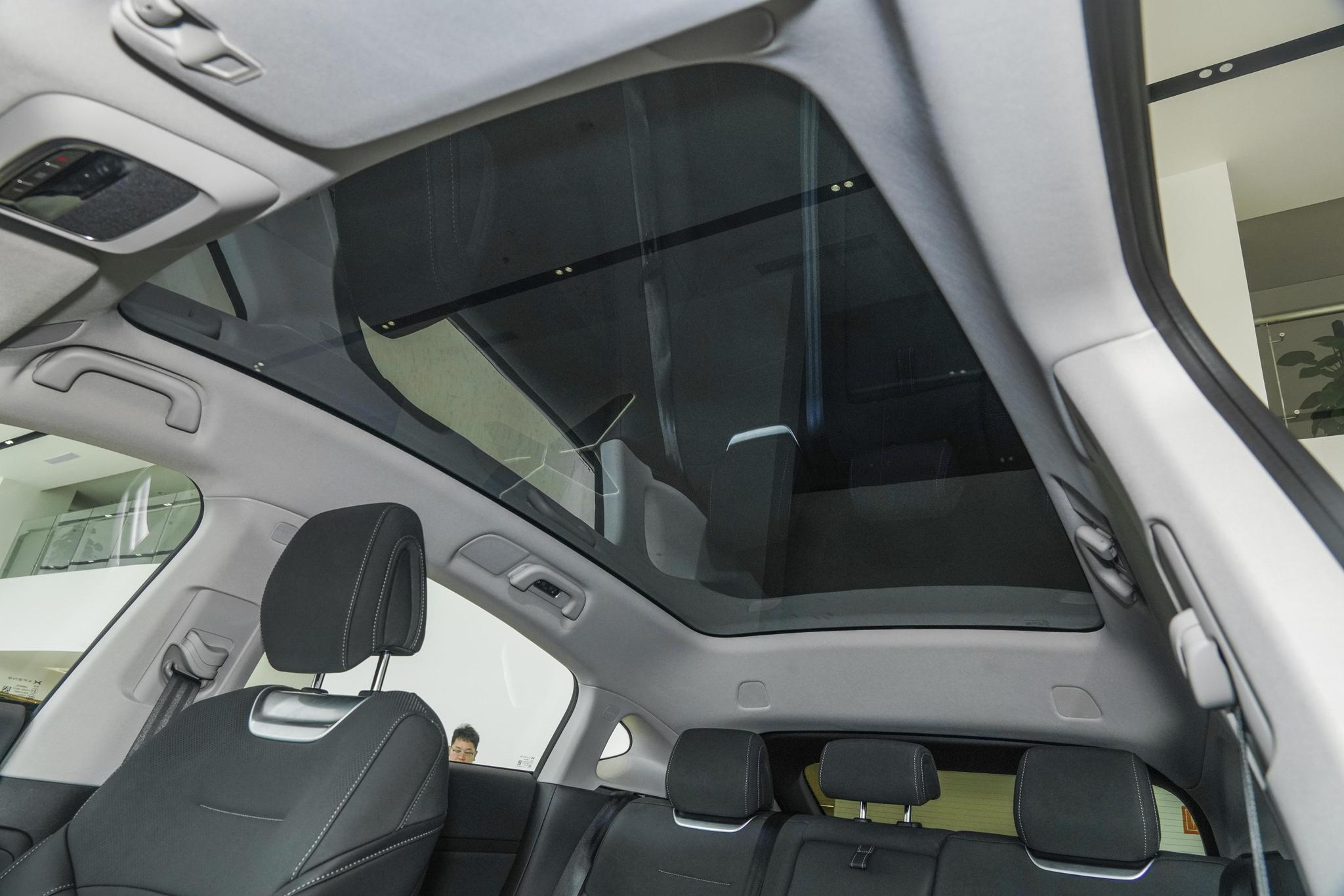 Discover Xpeng Motors XPeng G6 Exterior Interior Images.Find all aspects and details of cars.