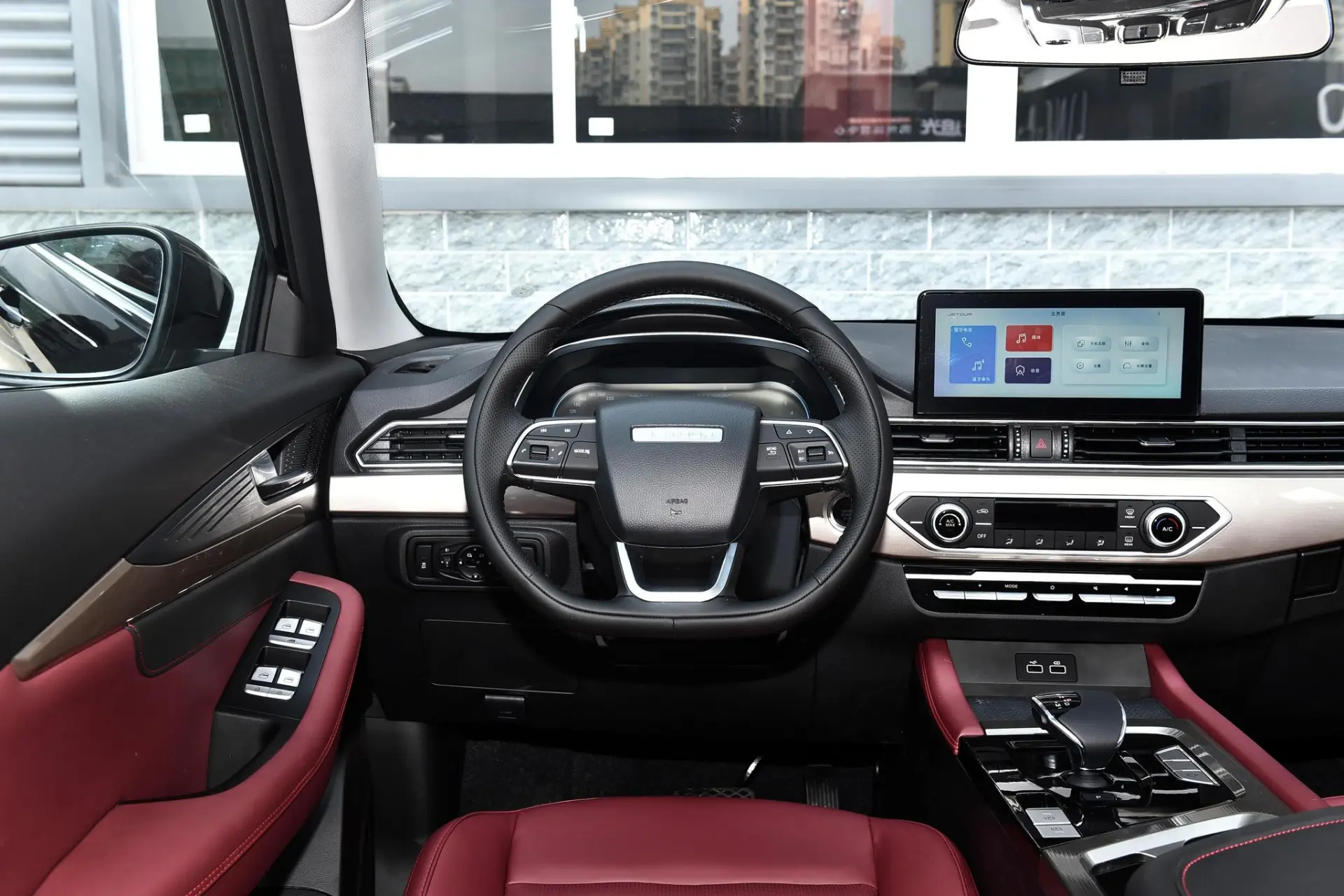 Discover JETOUR Jetour X70 Exterior Interior Images.Find all aspects and details of cars.