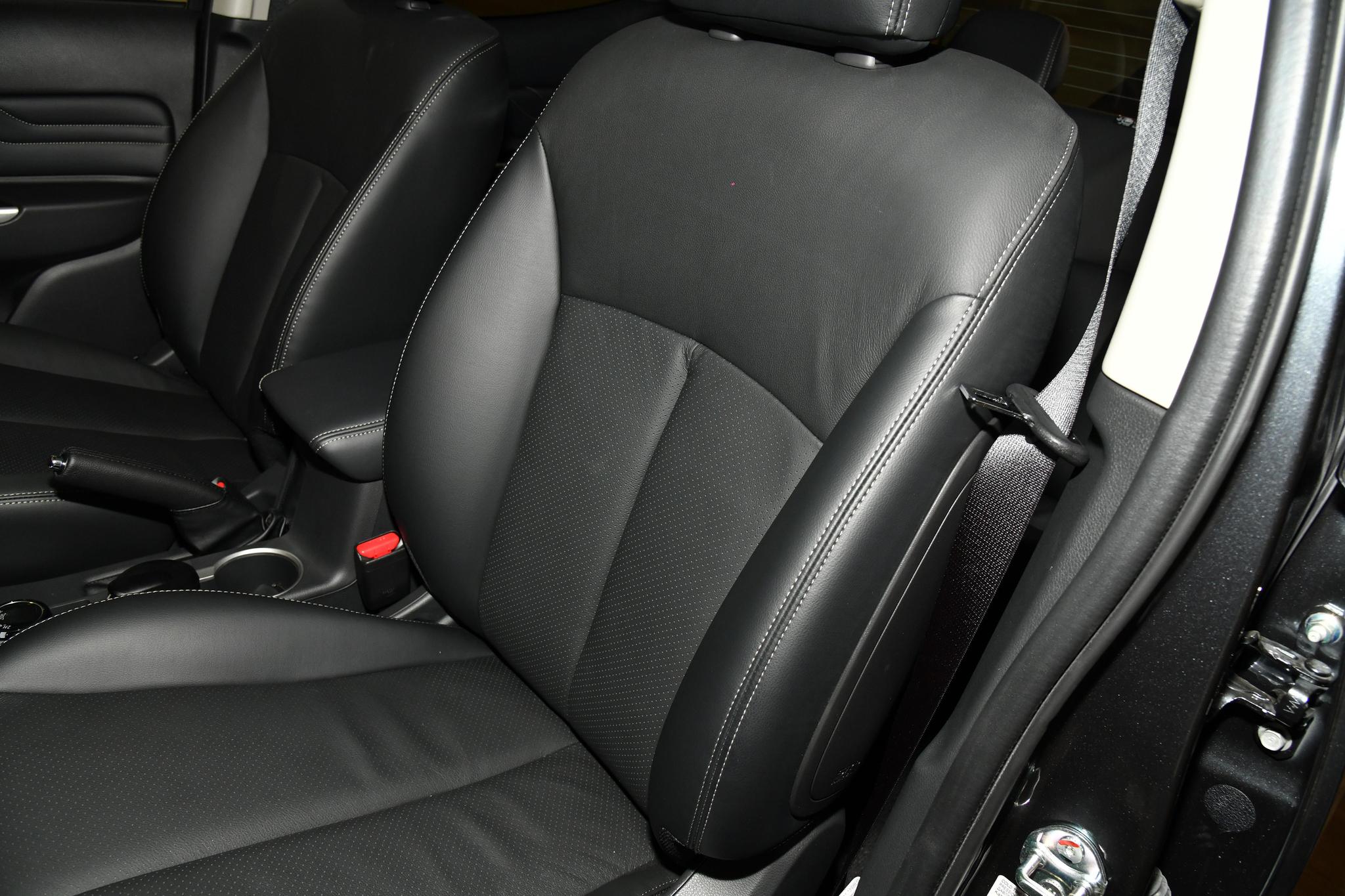 Discover Mitsubishi Mitsubishi L200 Exterior Interior Images.Find all aspects and details of cars.