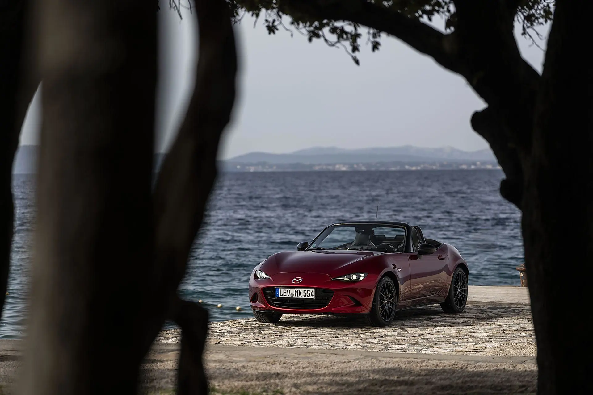 Discover Mazda Mazda MX5 Exterior Interior Images.Find all aspects and details of cars.