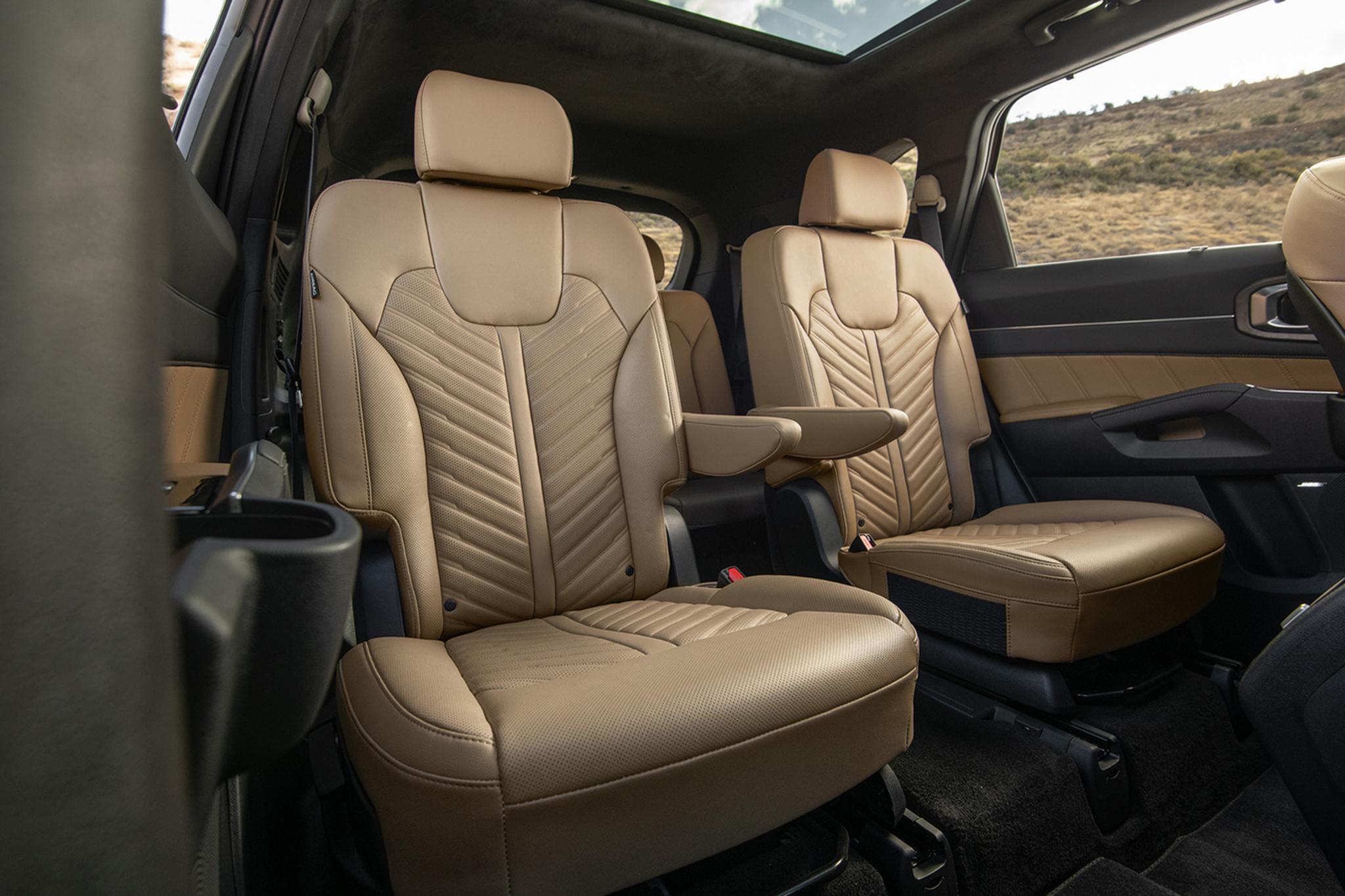 Discover Kia Kia Sorento Exterior Interior Images.Find all aspects and details of cars.