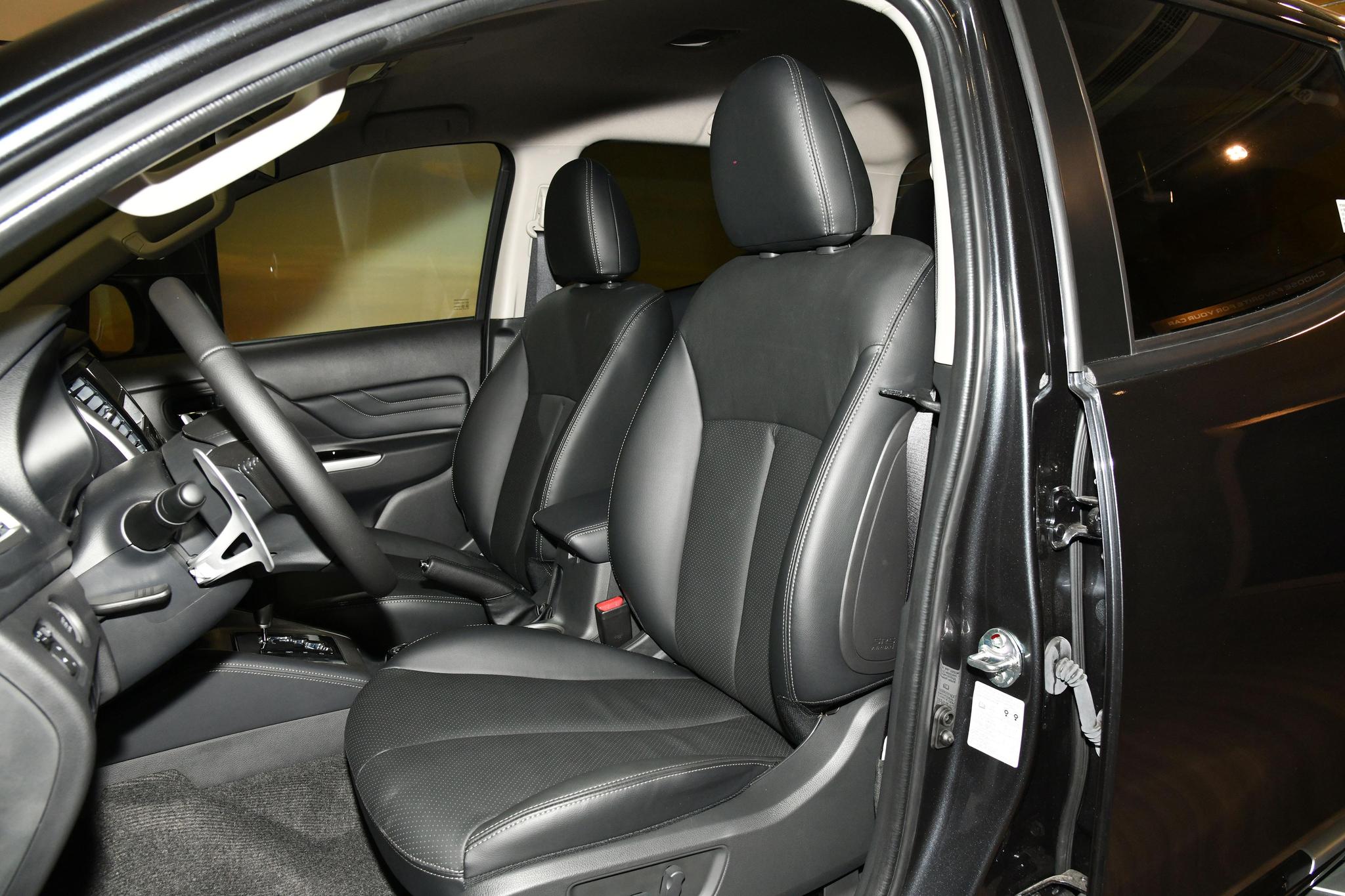 Discover Mitsubishi Mitsubishi L200 Exterior Interior Images.Find all aspects and details of cars.