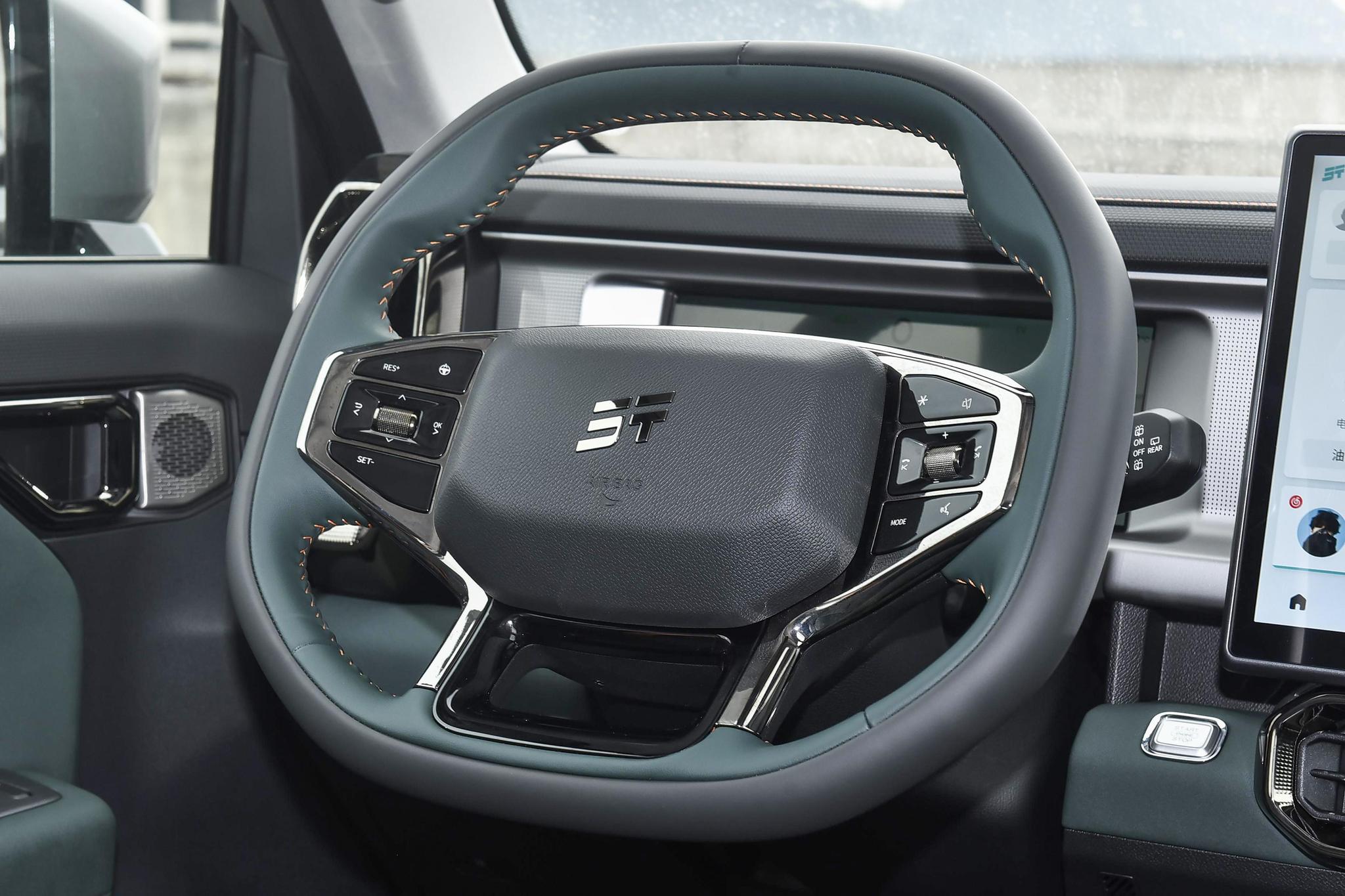 Discover JETOUR Jetour T2 Exterior Interior Images.Find all aspects and details of cars.