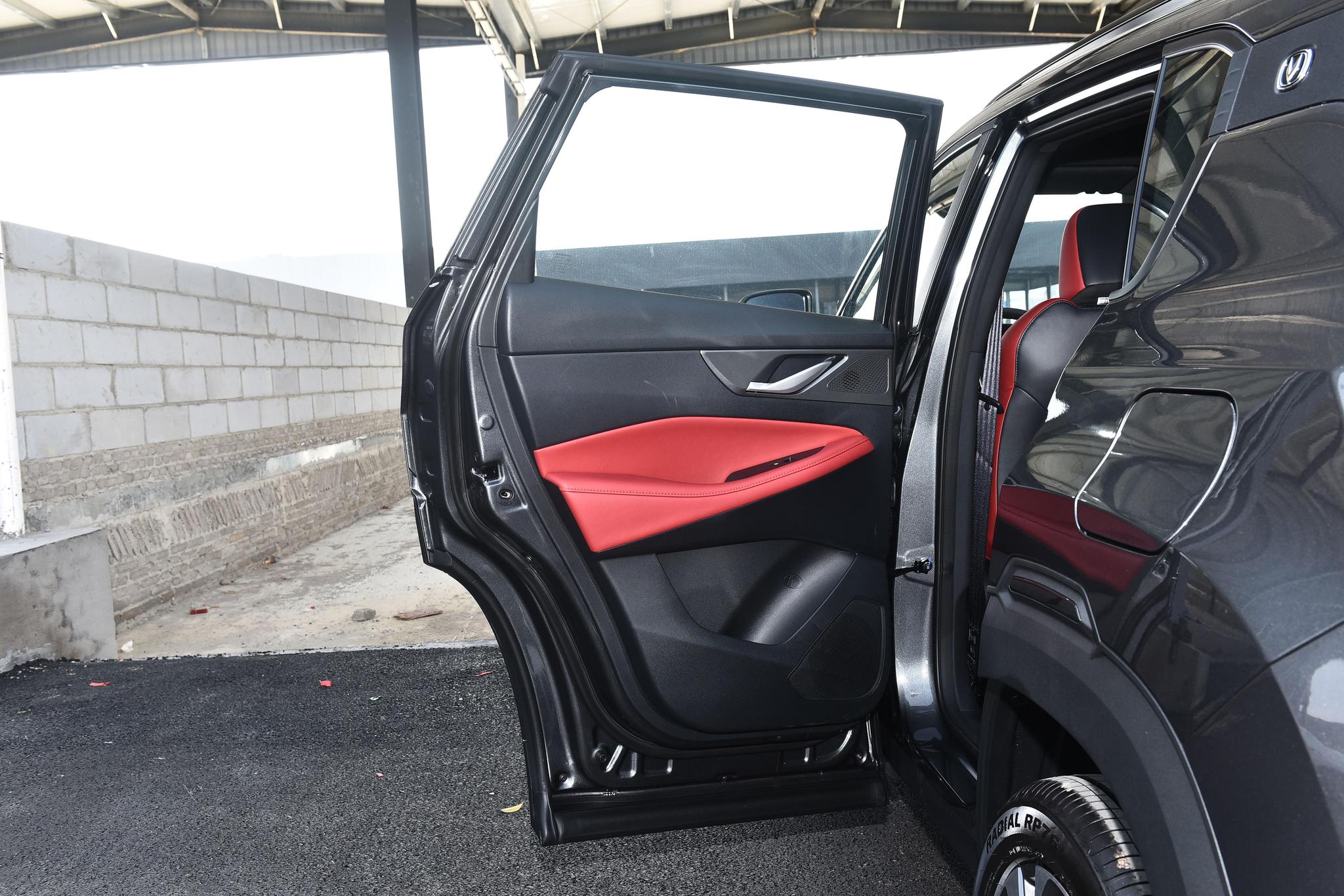 Discover Changan Changan CS35 Plus Exterior Interior Images.Find all aspects and details of cars.