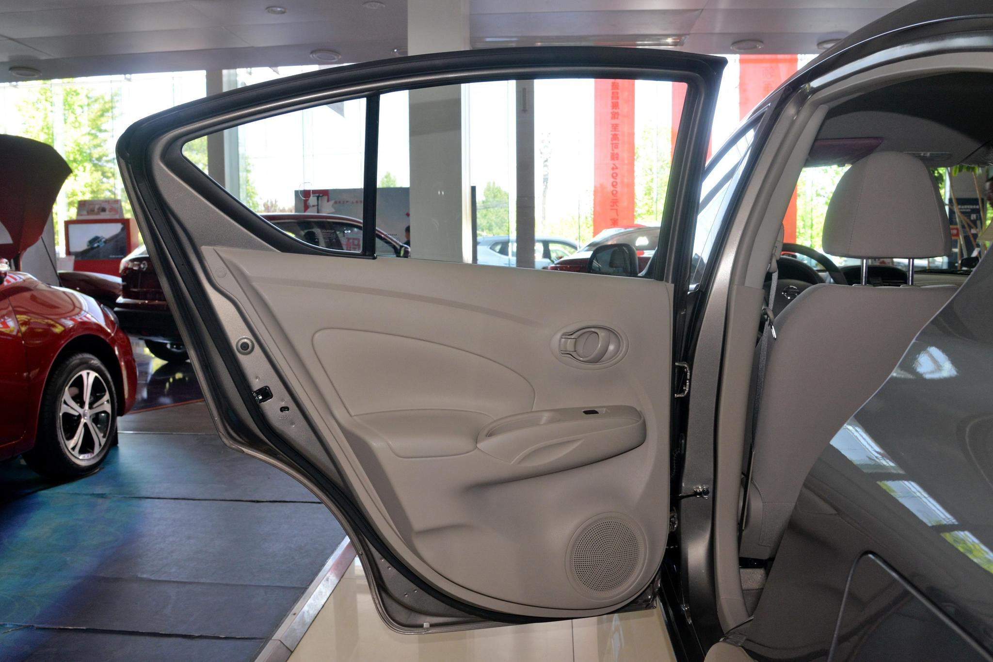 Discover Nissan Nissan Sunny Exterior Interior Images.Find all aspects and details of cars.