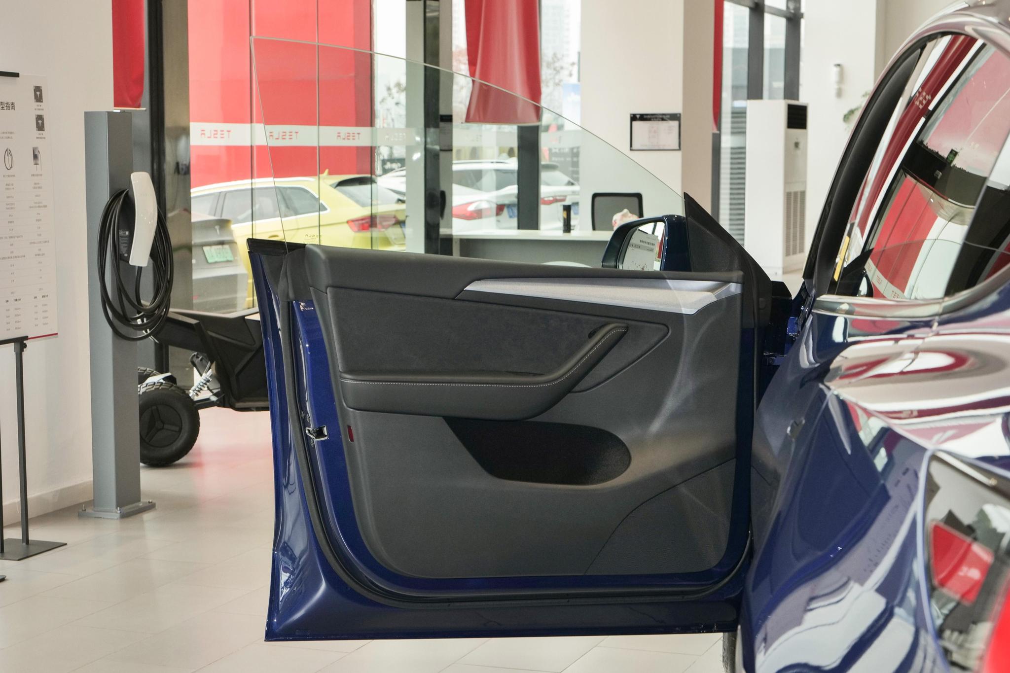 Discover Tesla Tesla Model Y Exterior Interior Images.Find all aspects and details of cars.