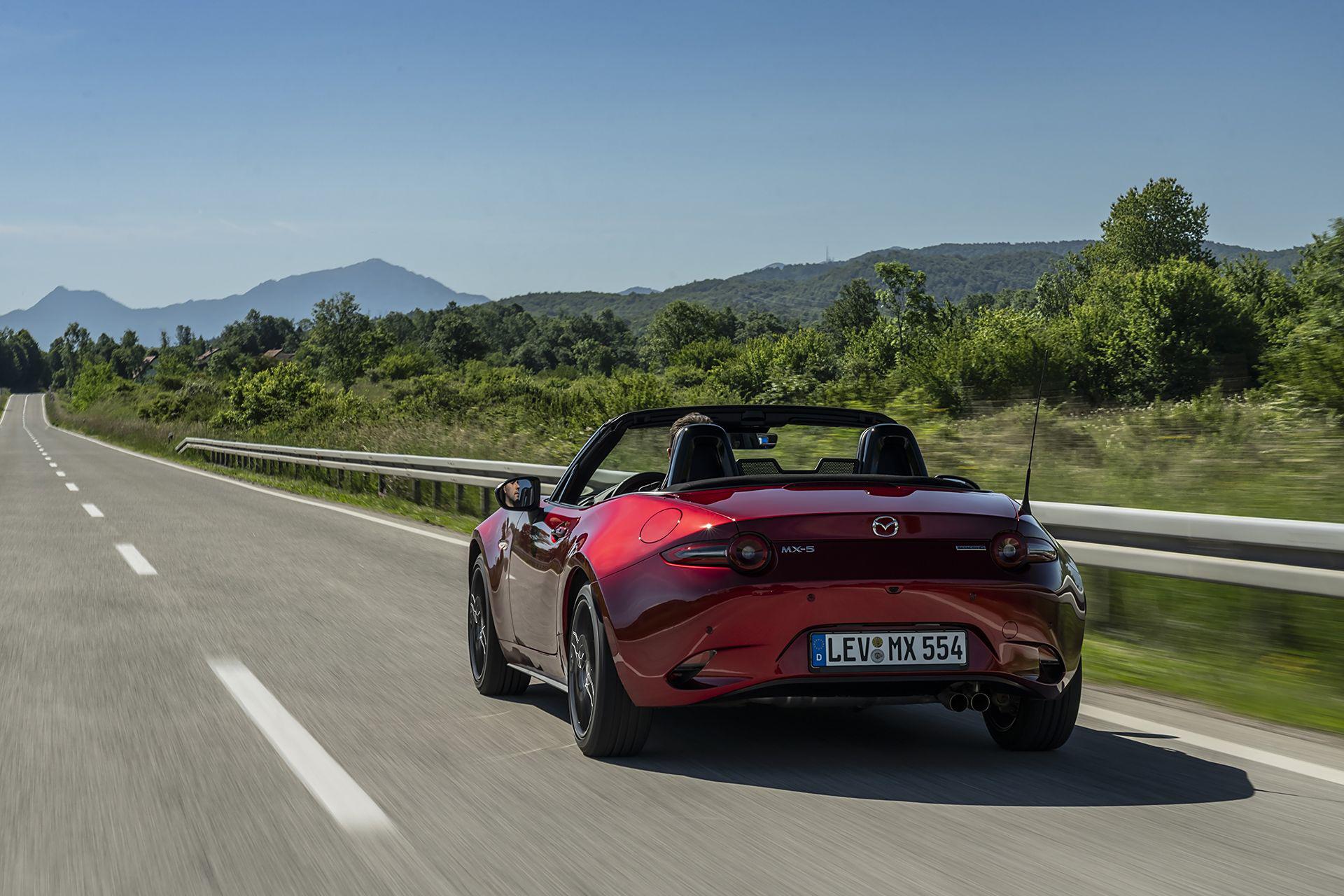 Discover Mazda Mazda MX5 Exterior Interior Images.Find all aspects and details of cars.