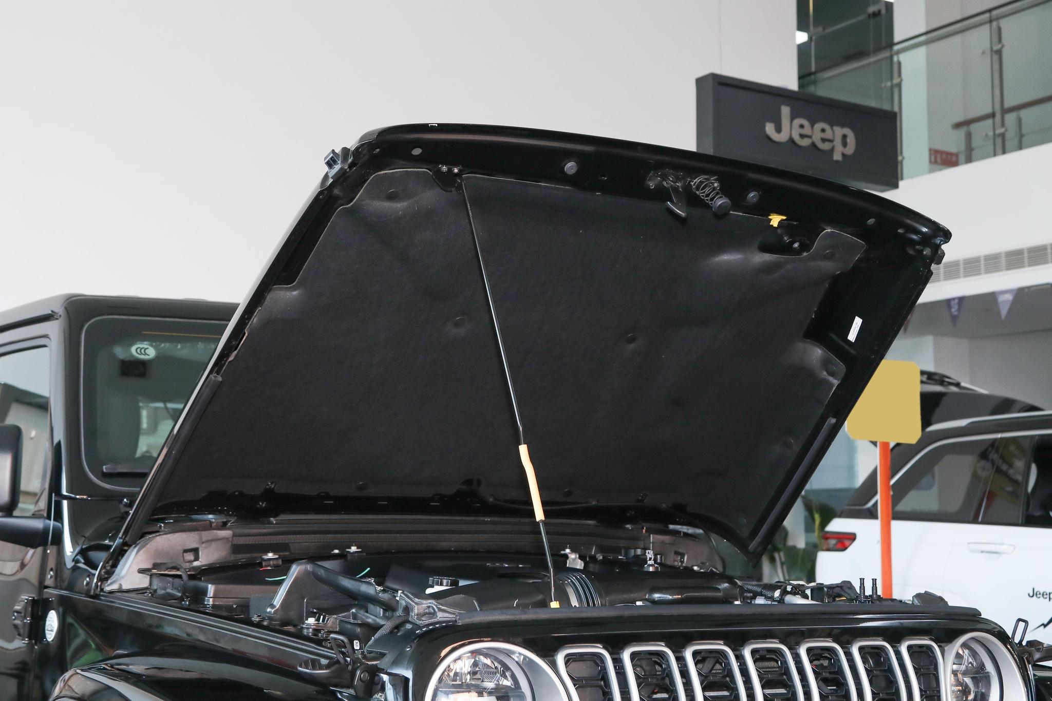 Discover Jeep Jeep Wrangler Exterior Interior Images.Find all aspects and details of cars.