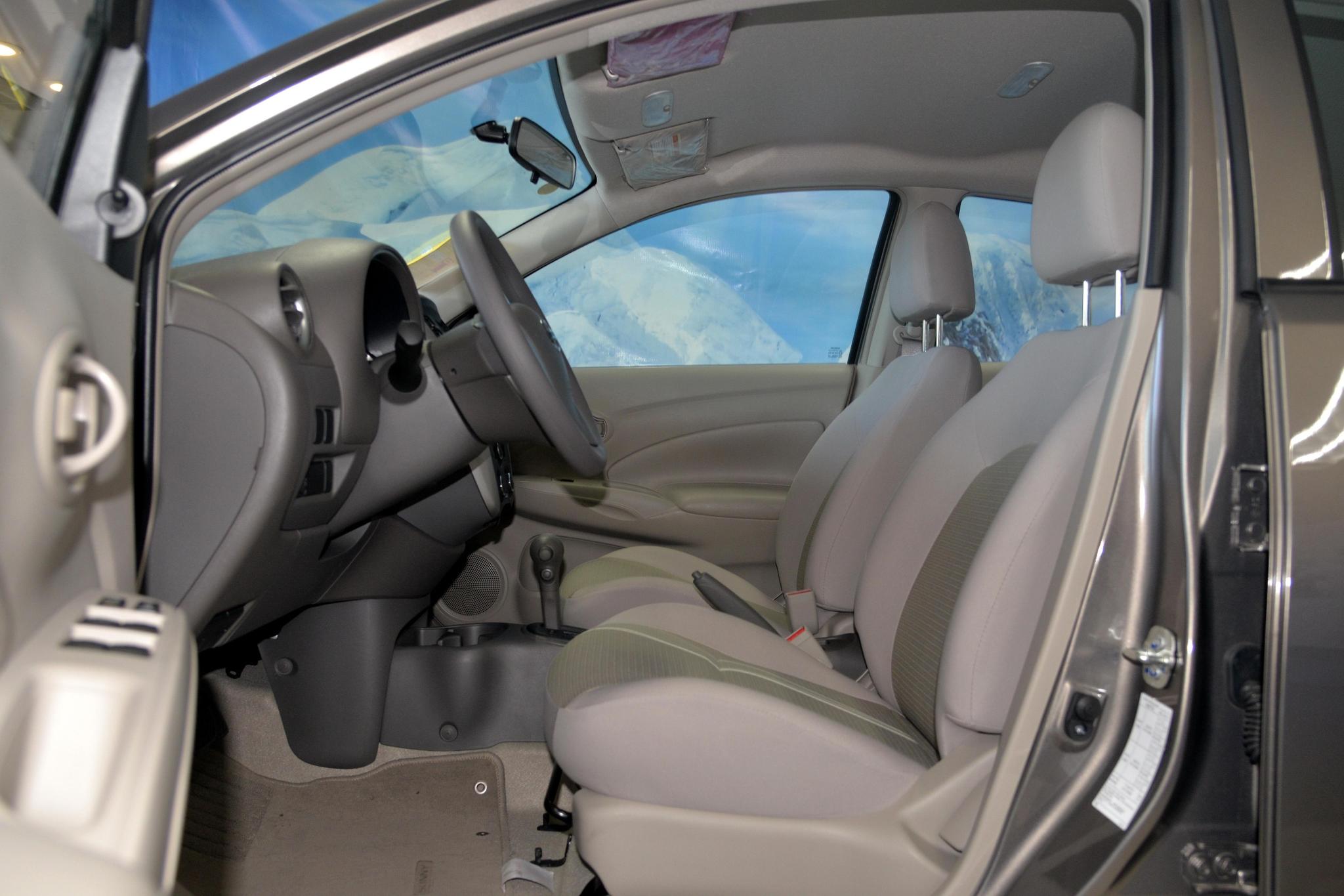 Discover Nissan Nissan Sunny Exterior Interior Images.Find all aspects and details of cars.