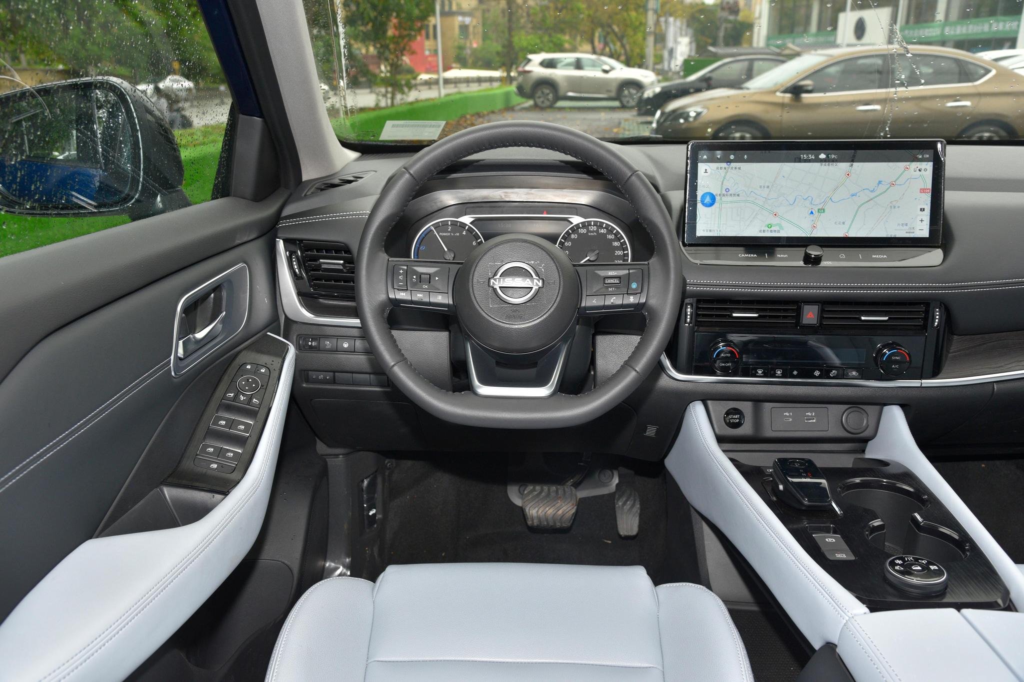 Discover Nissan Nissan XTrail Exterior Interior Images.Find all aspects and details of cars.