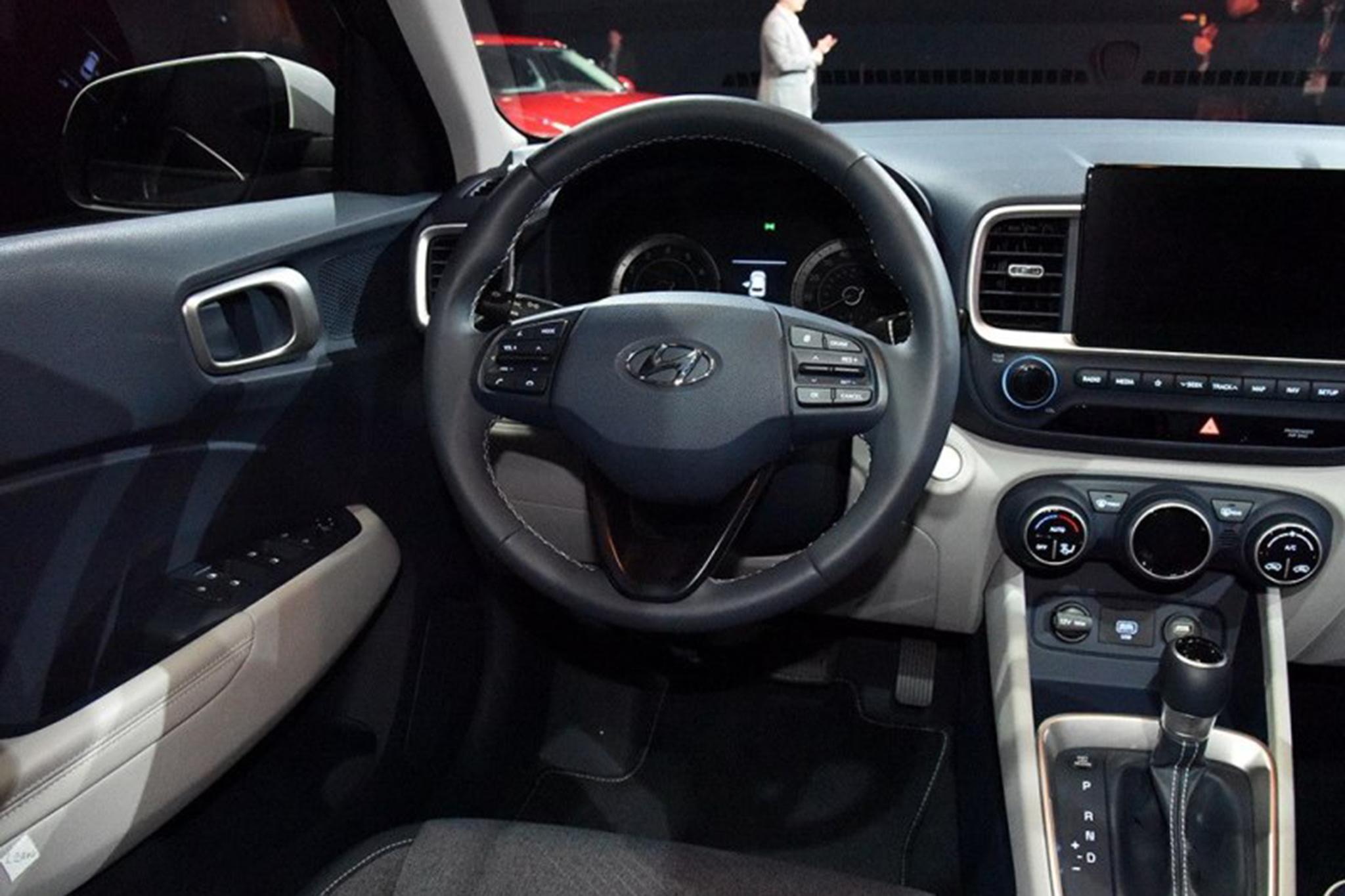 Discover Hyundai Hyundai Venue Exterior Interior Images.Find all aspects and details of cars.