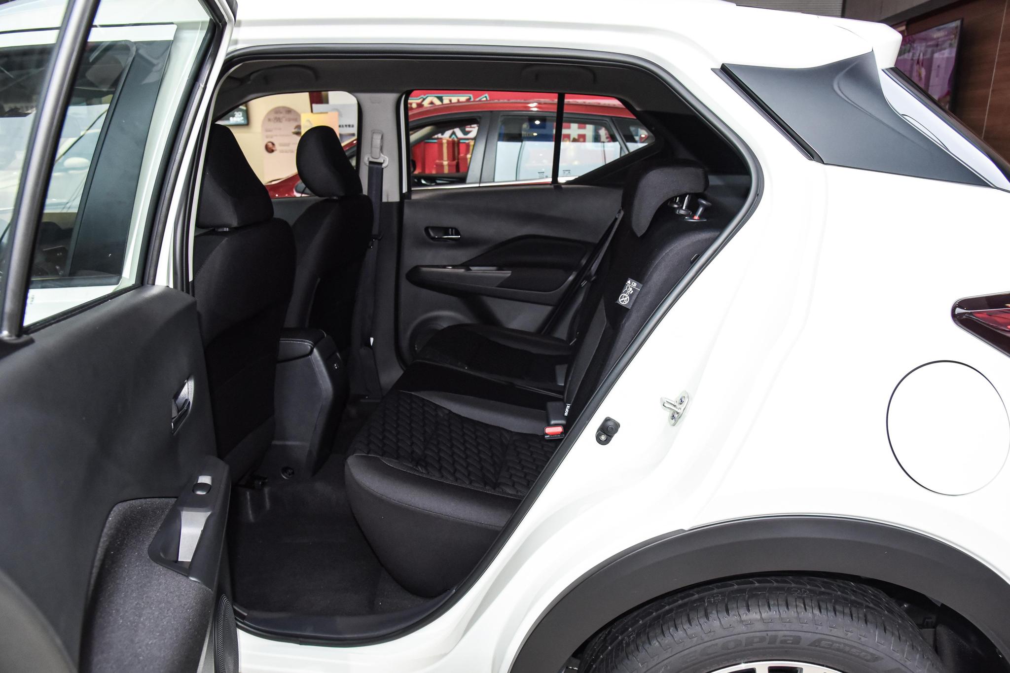 Discover Nissan Nissan Kicks Exterior Interior Images.Find all aspects and details of cars.