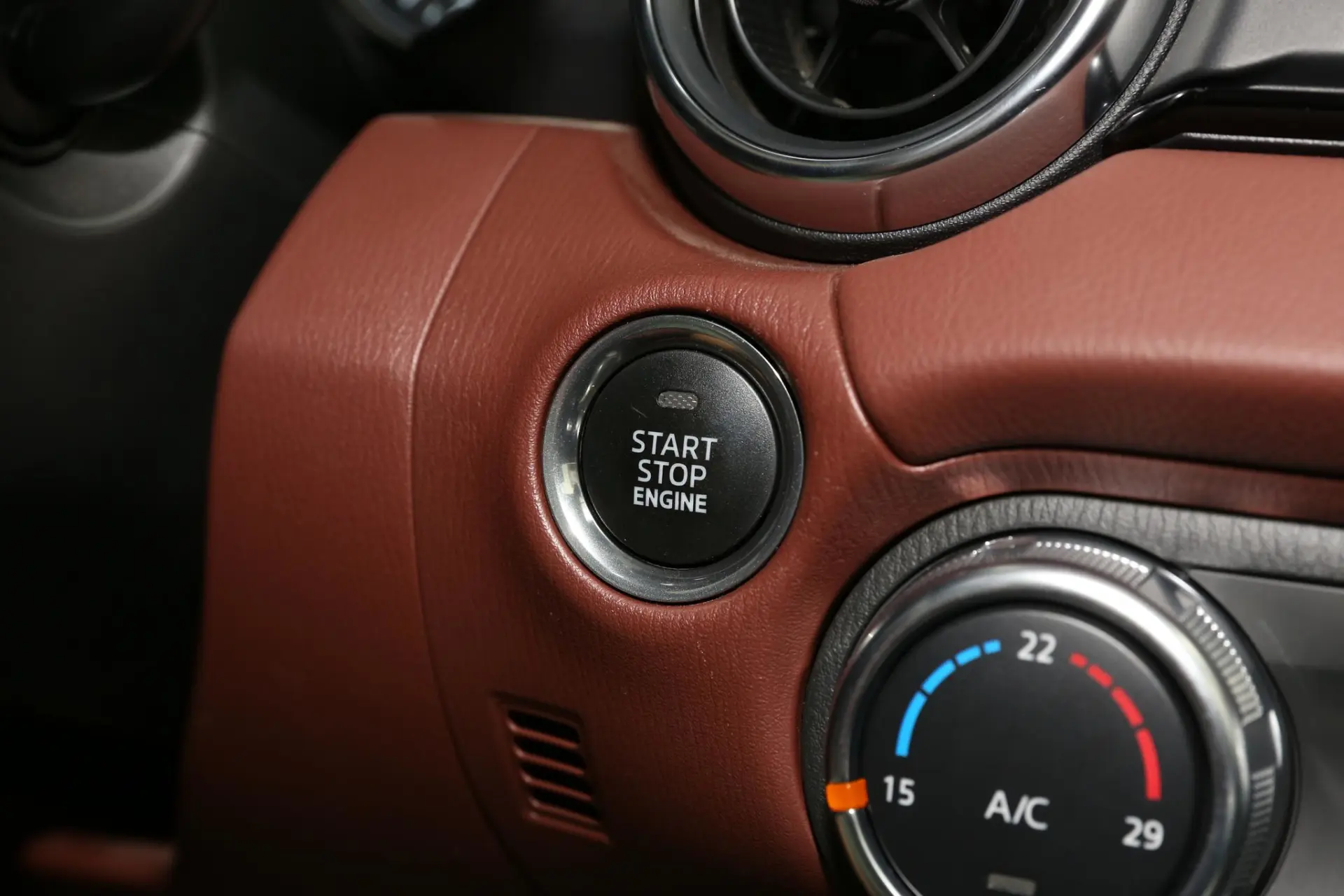 Discover Mazda Mazda MX5 Exterior Interior Images.Find all aspects and details of cars.