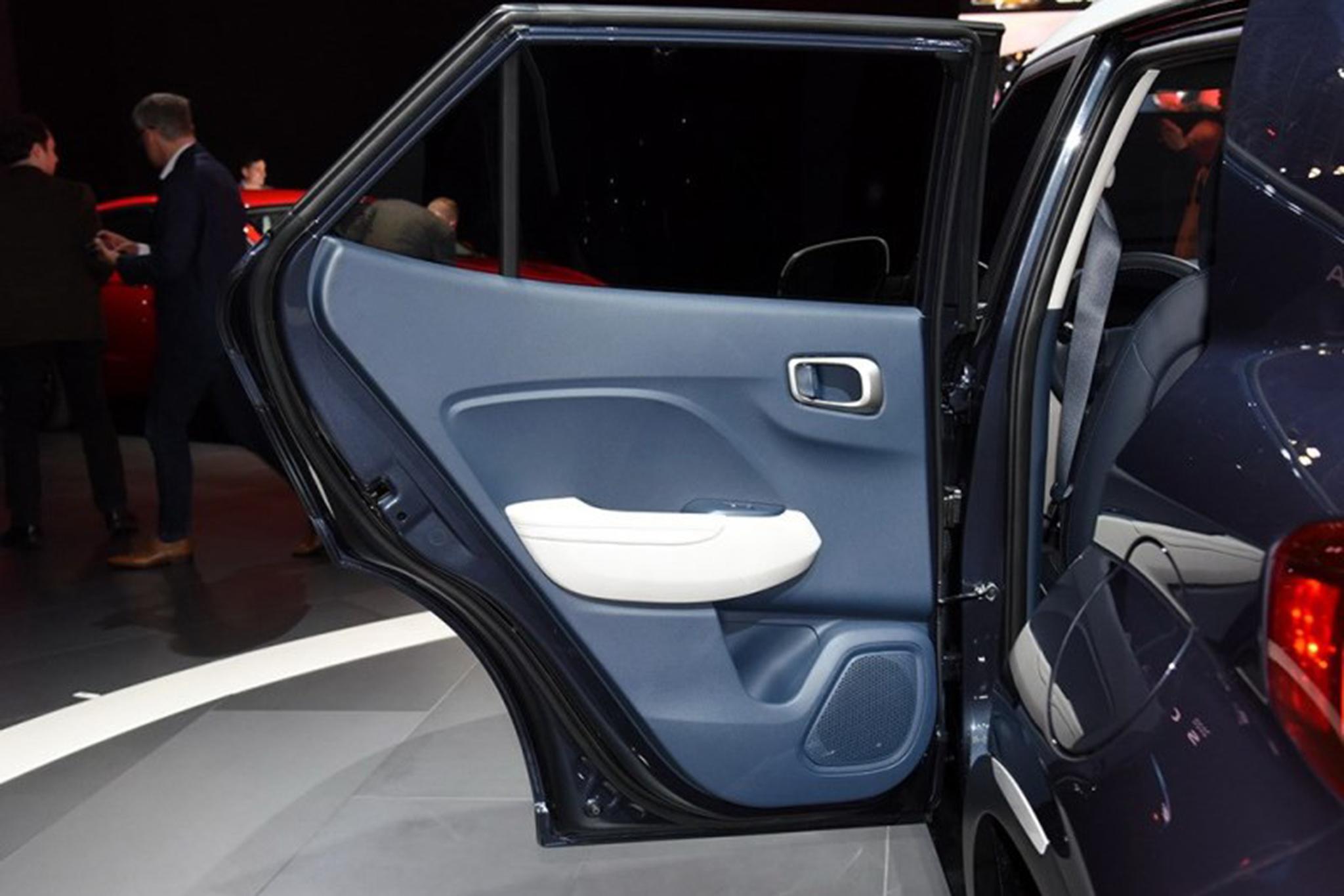 Discover Hyundai Hyundai Venue Exterior Interior Images.Find all aspects and details of cars.