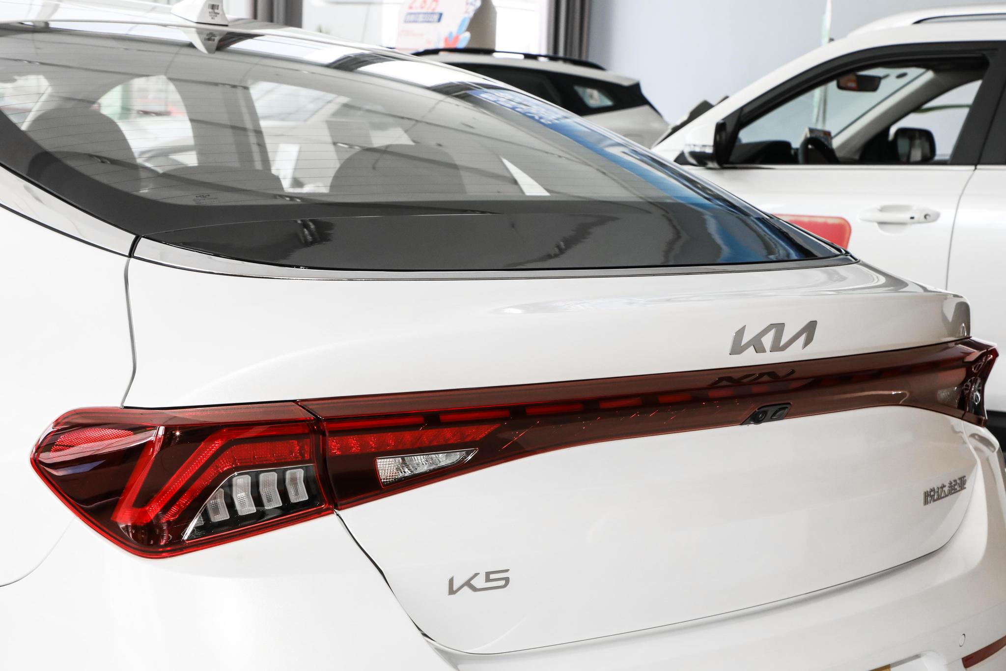 Discover Kia Kia K5 Exterior Interior Images.Find all aspects and details of cars.