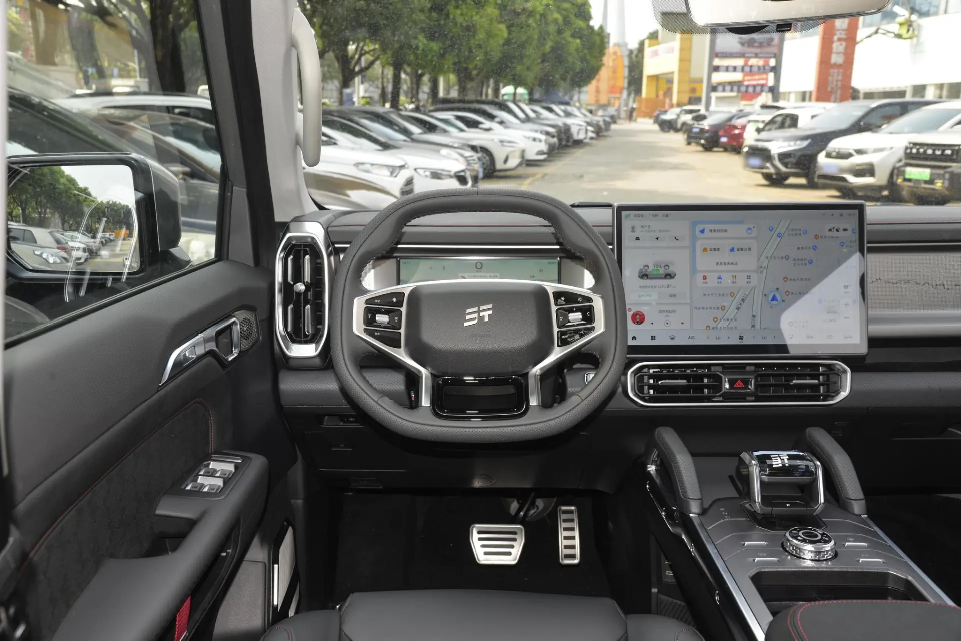 Discover JETOUR Jetour T2 Exterior Interior Images.Find all aspects and details of cars.