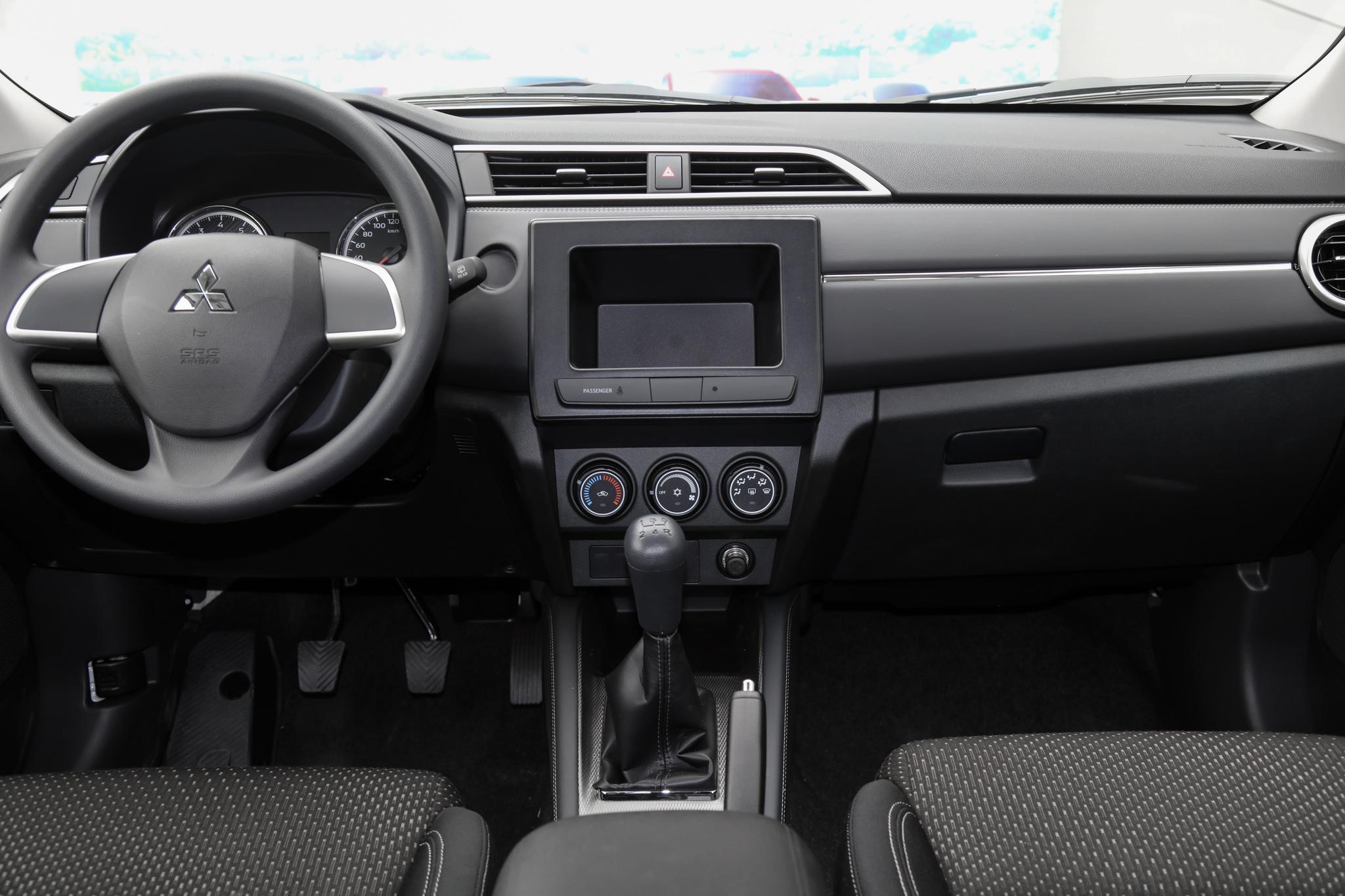 Discover Mitsubishi Mitsubishi ASX Exterior Interior Images.Find all aspects and details of cars.