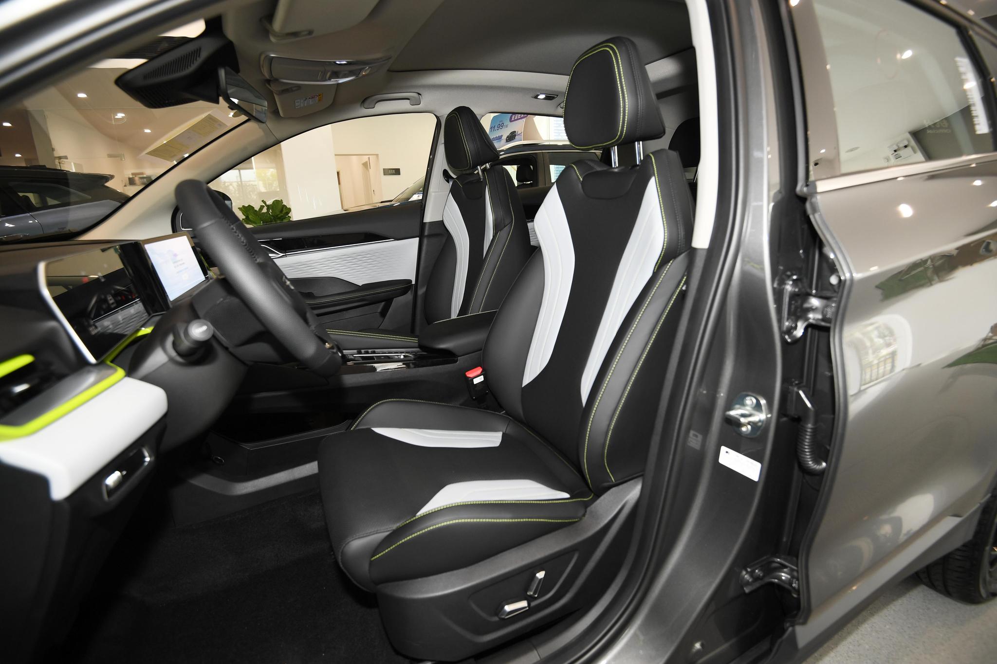 Discover Geely Geely Coolray Exterior Interior Images.Find all aspects and details of cars.