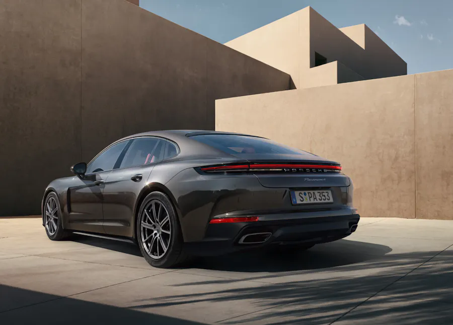 بورشه تطلق سيارة باناميرا توربو S E-Hybrid الجديدة من طراز باناميرا توربو S E-Hybrid