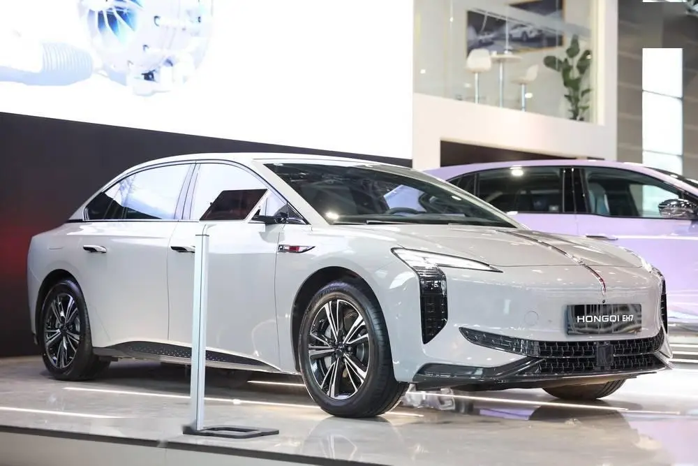 At MONDIAL DE L'AUTO 2024, the luxury car brand Hongqi launched the EH7 sedan and the EHS7 SUV, starting pre-sales in Europe at around €50,000.