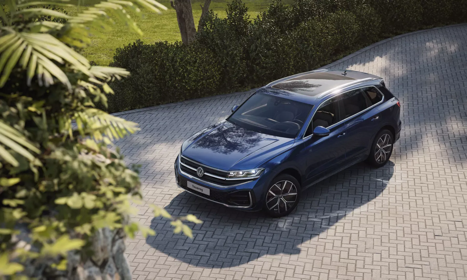 The new Touareg has been fully upgraded in terms of technology and comfort, providing the driver with an unprecedented driving experience.