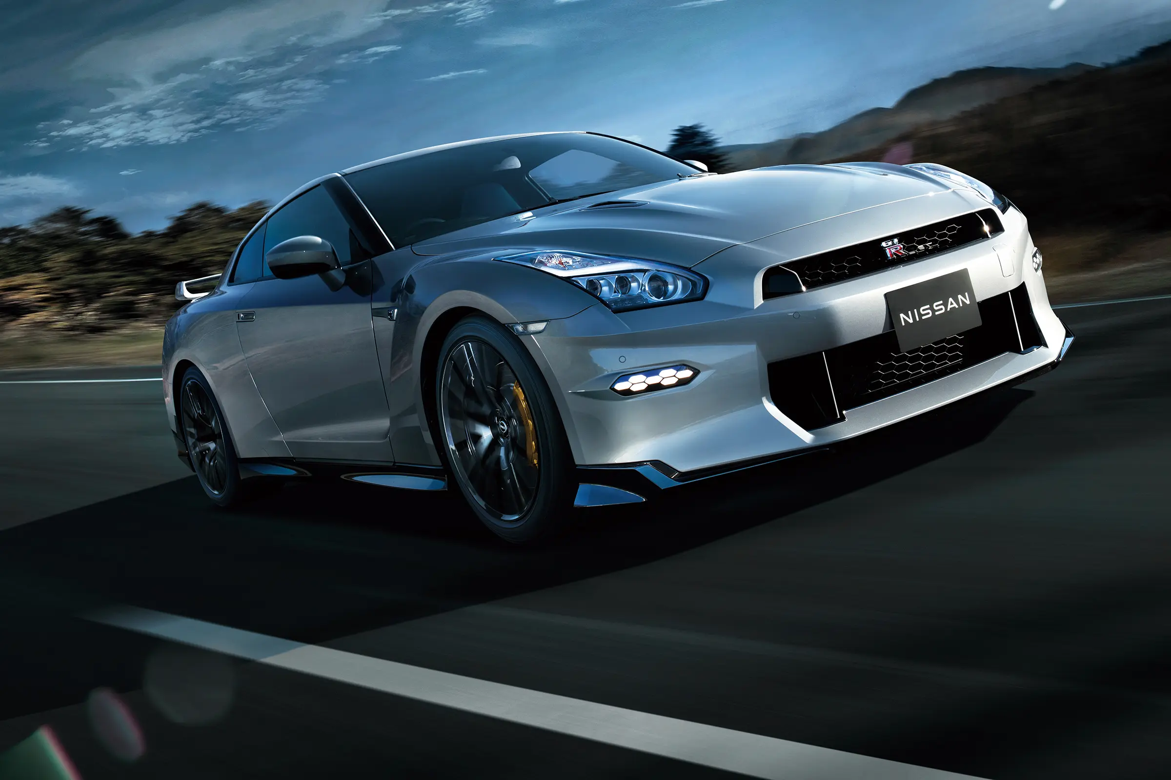 An in-depth exploration of the braking distance of the Nissan GT-R and its influencing factors.