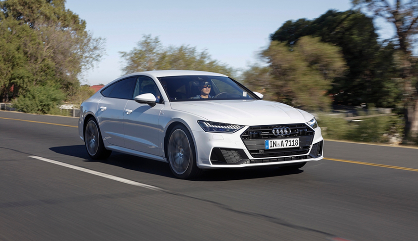 Battery maintenance is crucial for vehicle upkeep. Here are three practical tips for maintaining the Audi A7 battery.