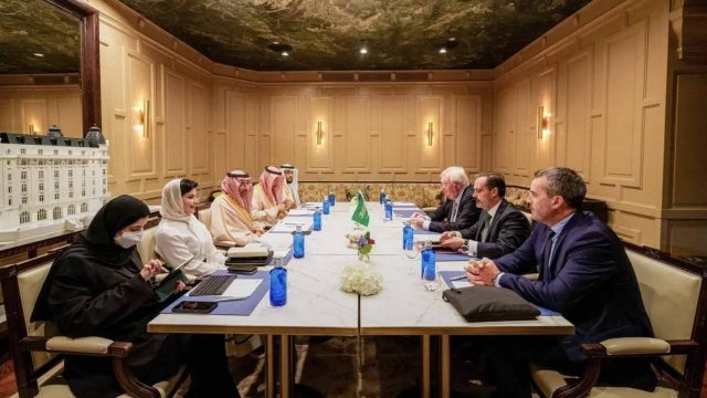 السعودية وإسبانيا تبحثان فرص توطين صناعة الطائرات بدون طيار والسفن والسيارات