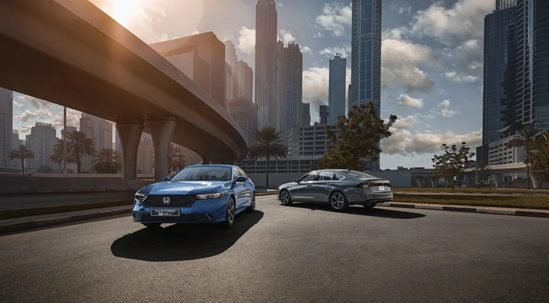 PHEV هي نوع من السيارات الهجينة تتميز بإمكانية الشحن الكهربائي وتعبئة الوقود معاً. يمكن للمحرك شحن البطارية، ويمكن للسيارة العمل بالمحرك التقليدي أو الكهربائي منفردين أو معاً. نظرة على الأنواع الخمسة للسيارات الهجينة